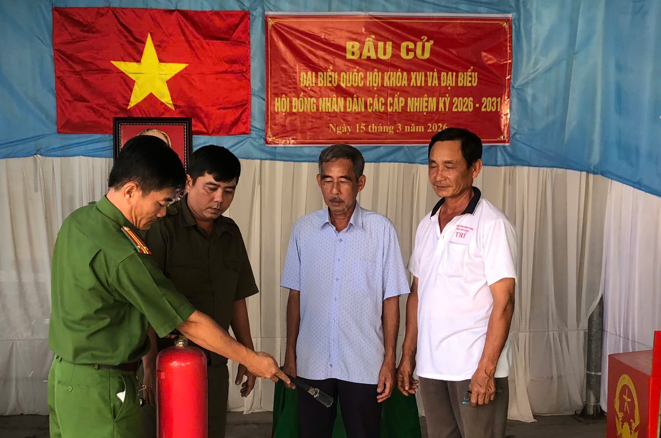 anh 8 Cong an huong dan PCCC