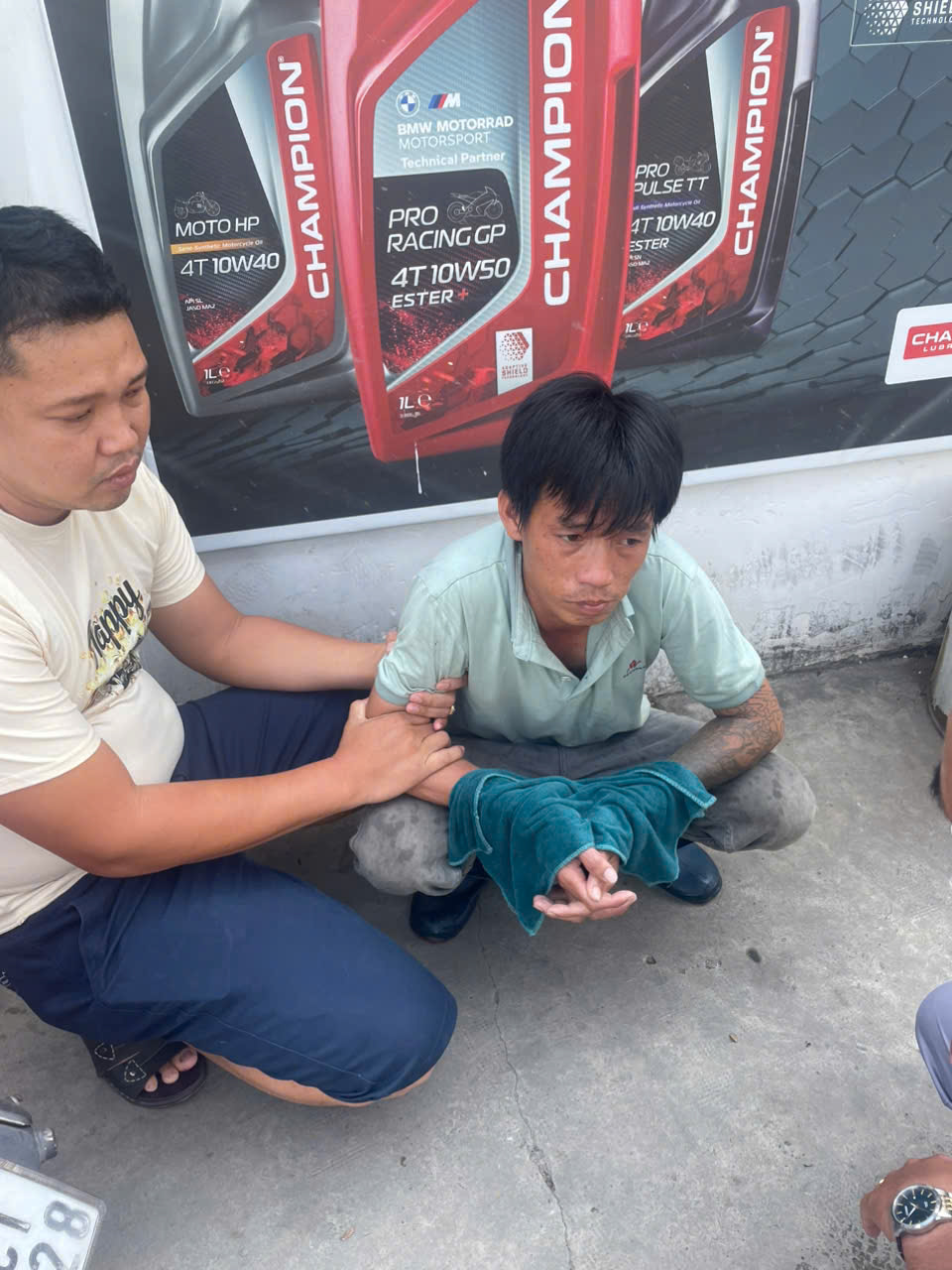 đôi tượng truy nã bị bắt