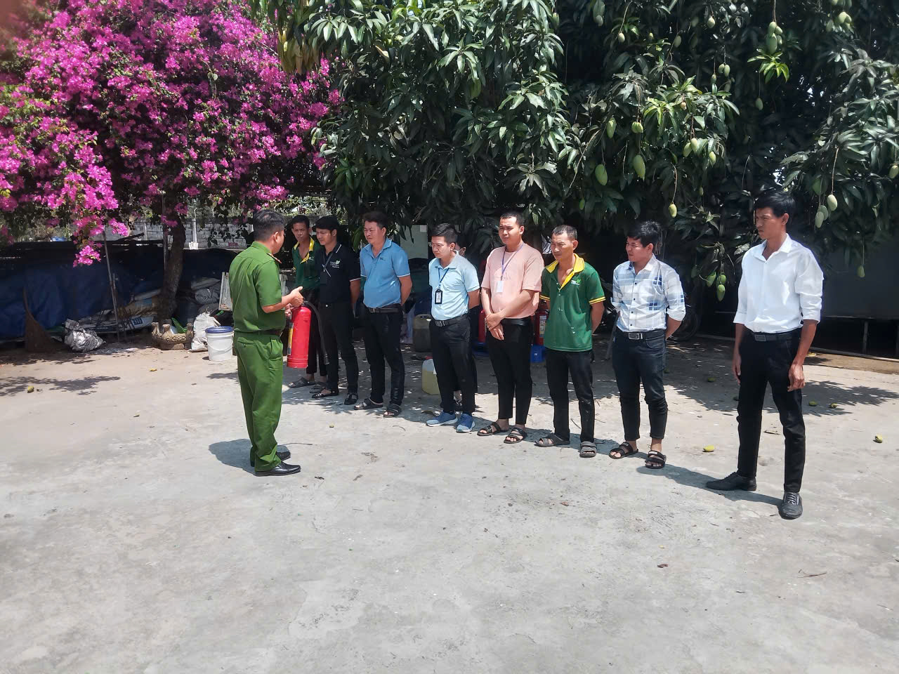 Ảnh 2 Hướng dẫn sử dụng phương tiện chữa cháy tại chỗ