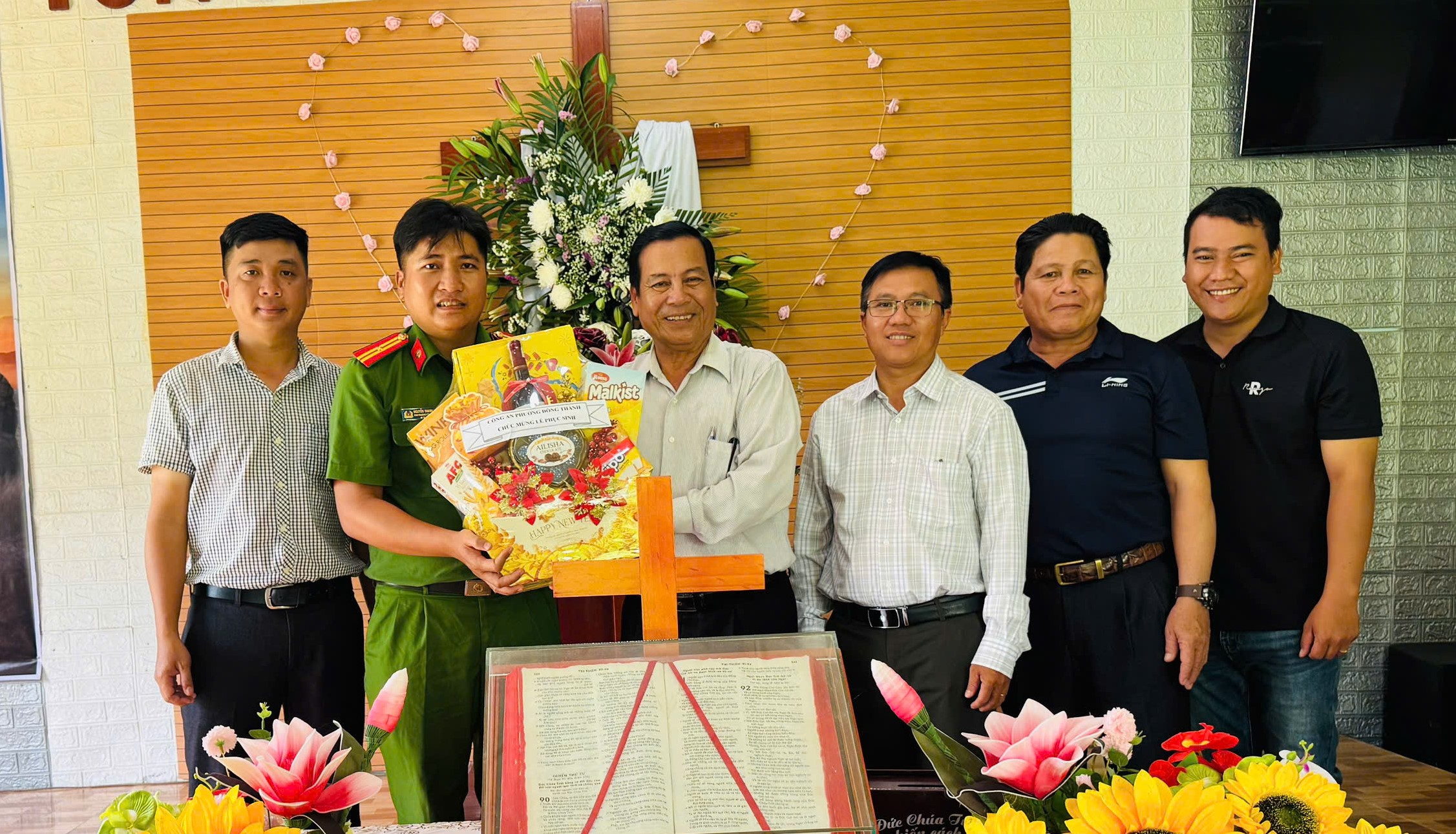 anh tham Diem nhom Dong Hung Copy