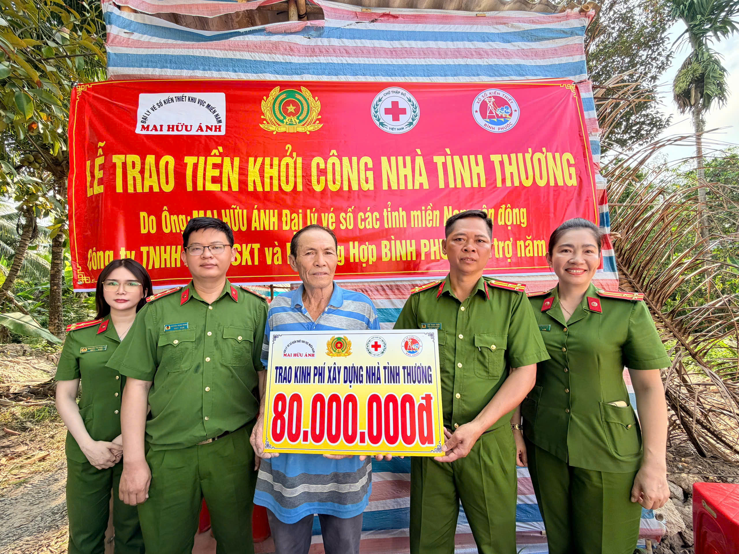 Ảnh trao kinh phí