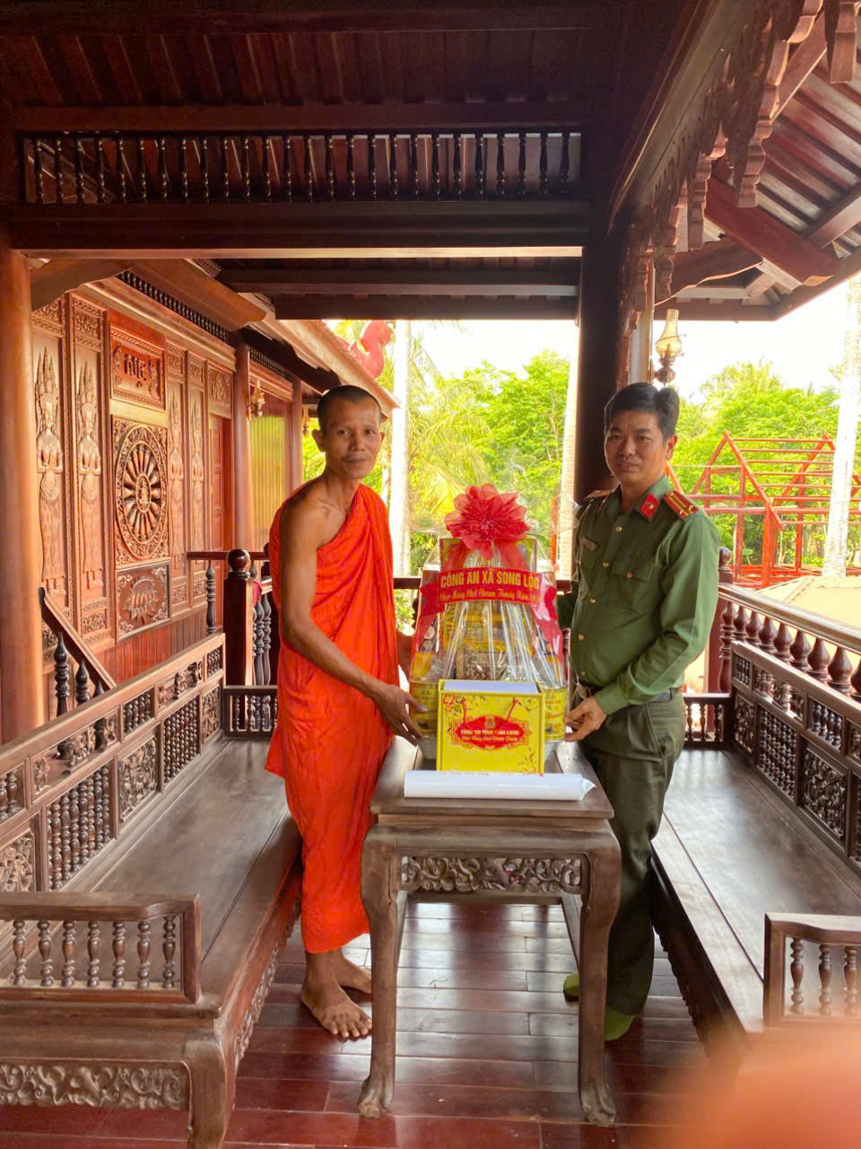 Chúc tết tại chùa Ruôm Mích