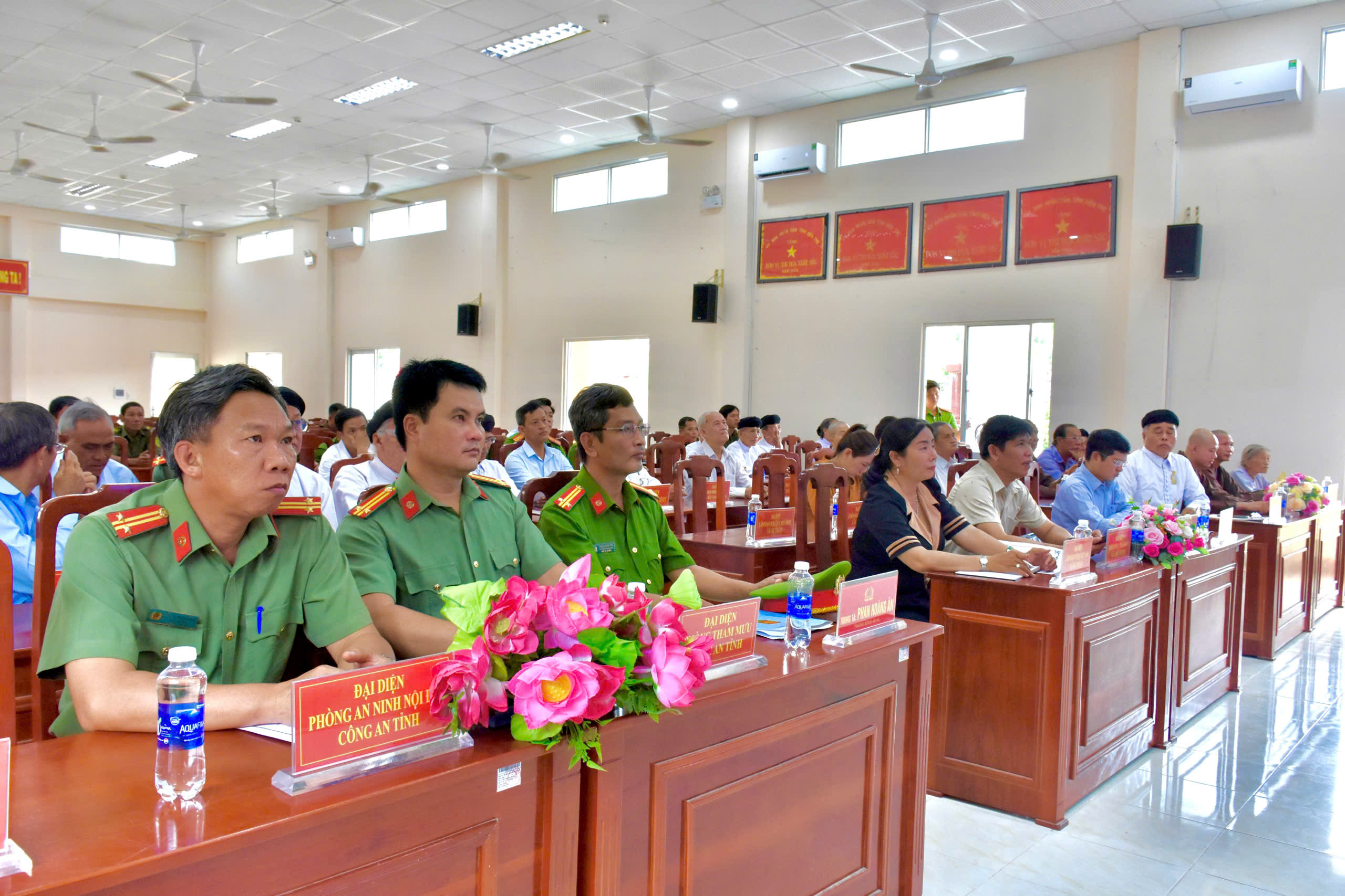đại biểu tham dự lễ ký kết