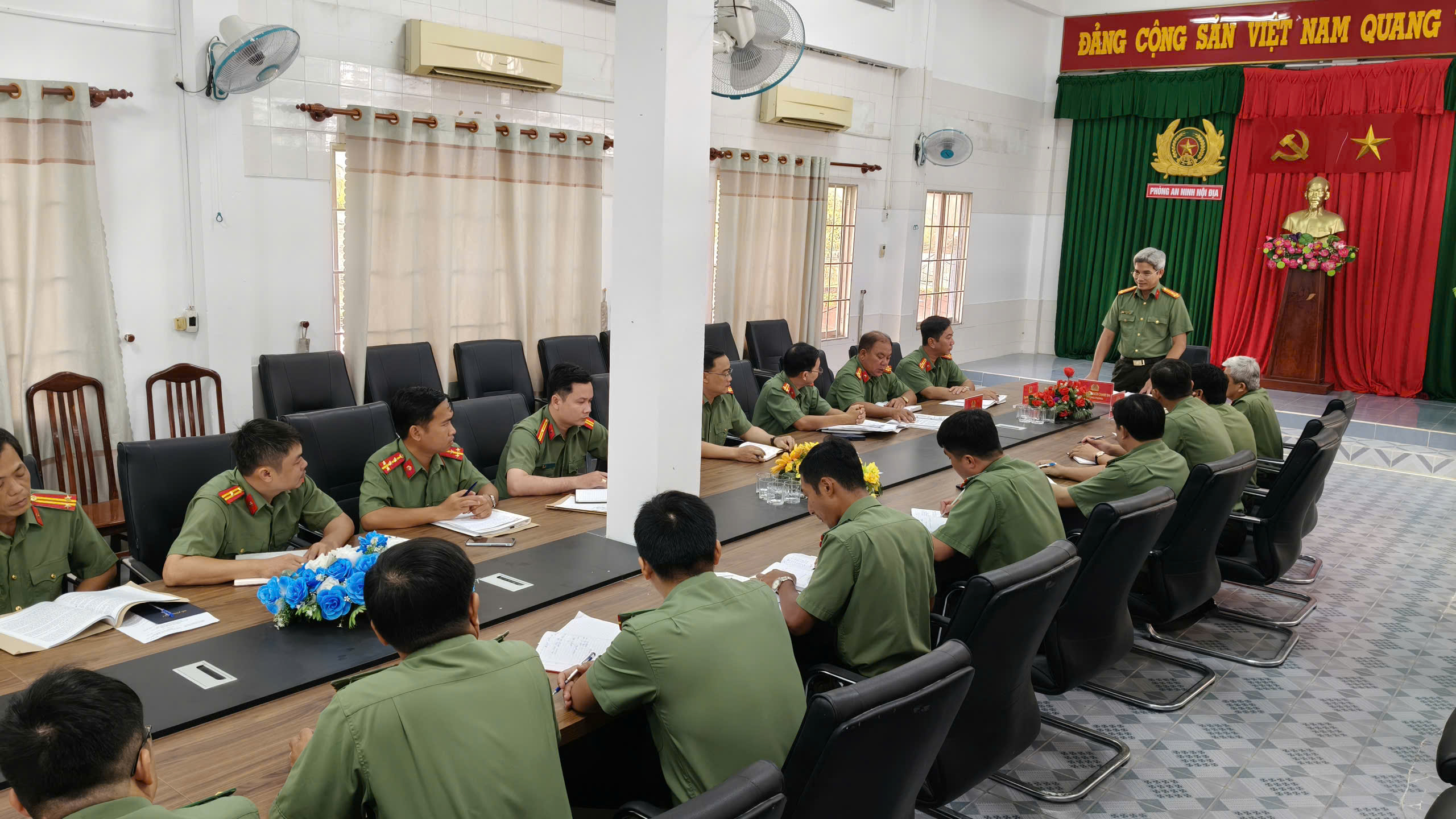 Đơn vị quan tâm công tác giáo dục chính trị tư tưởng cho cán bộ, chiến sĩ (1)