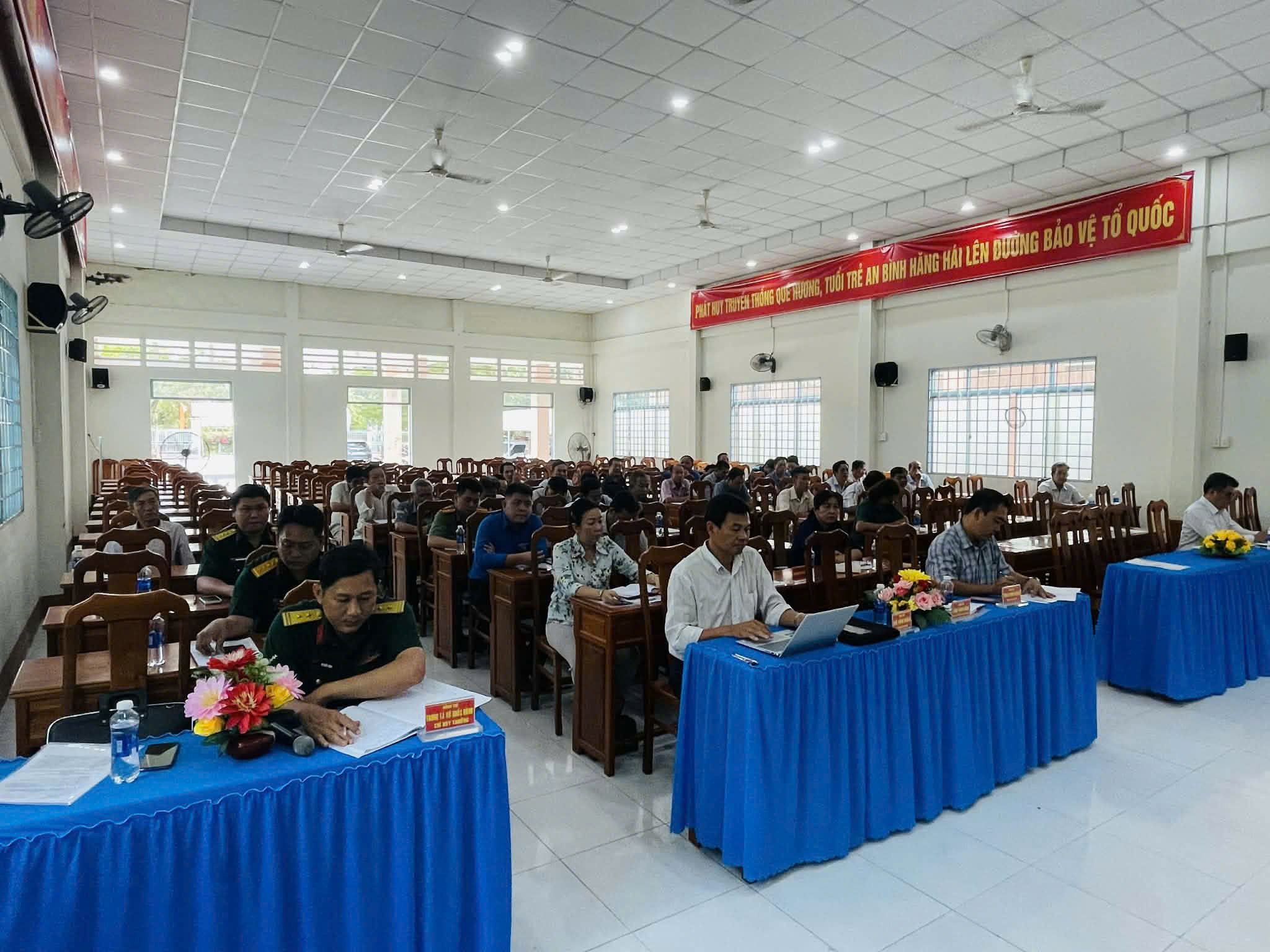hình quang cảnh hội nghị