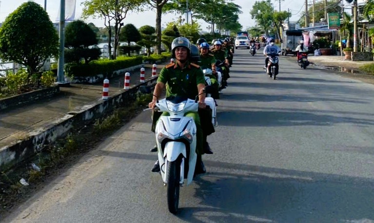 Lực lượng diễu hành 2