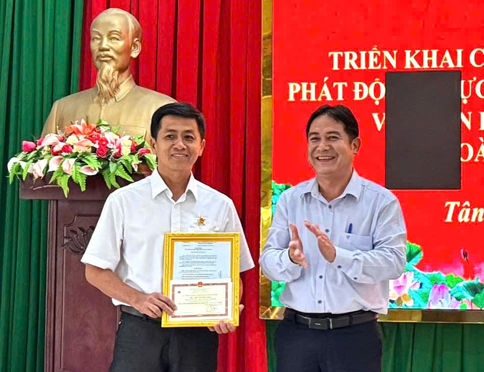 tang kỷ niệm chuong