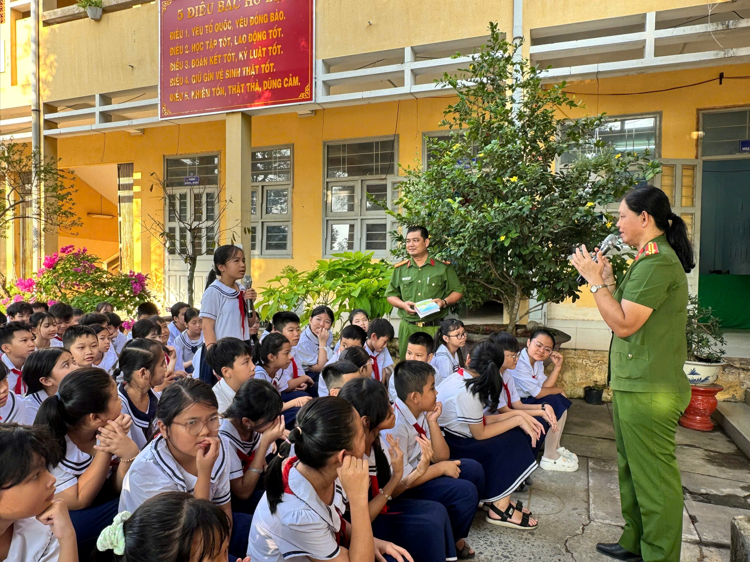 Tuong tac lien quan den tinh huong thuc tien