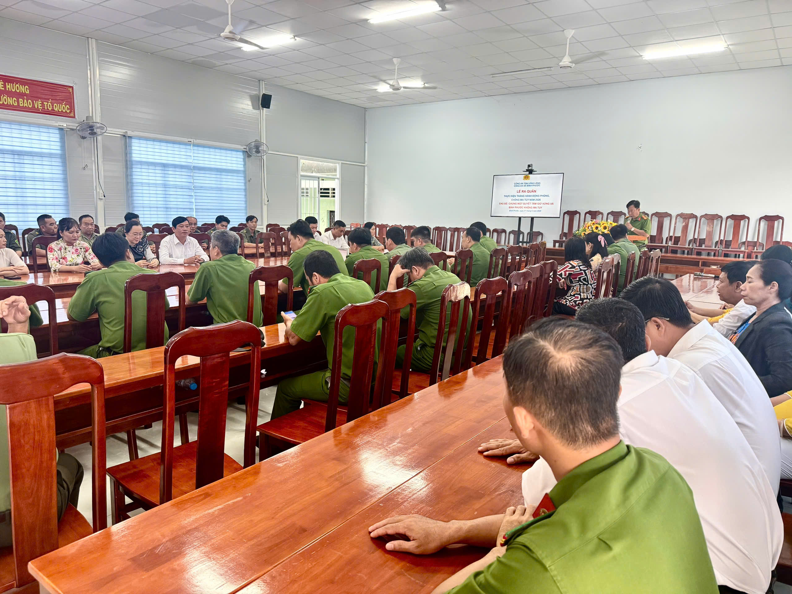 Quang cảnh lễ ra quân
