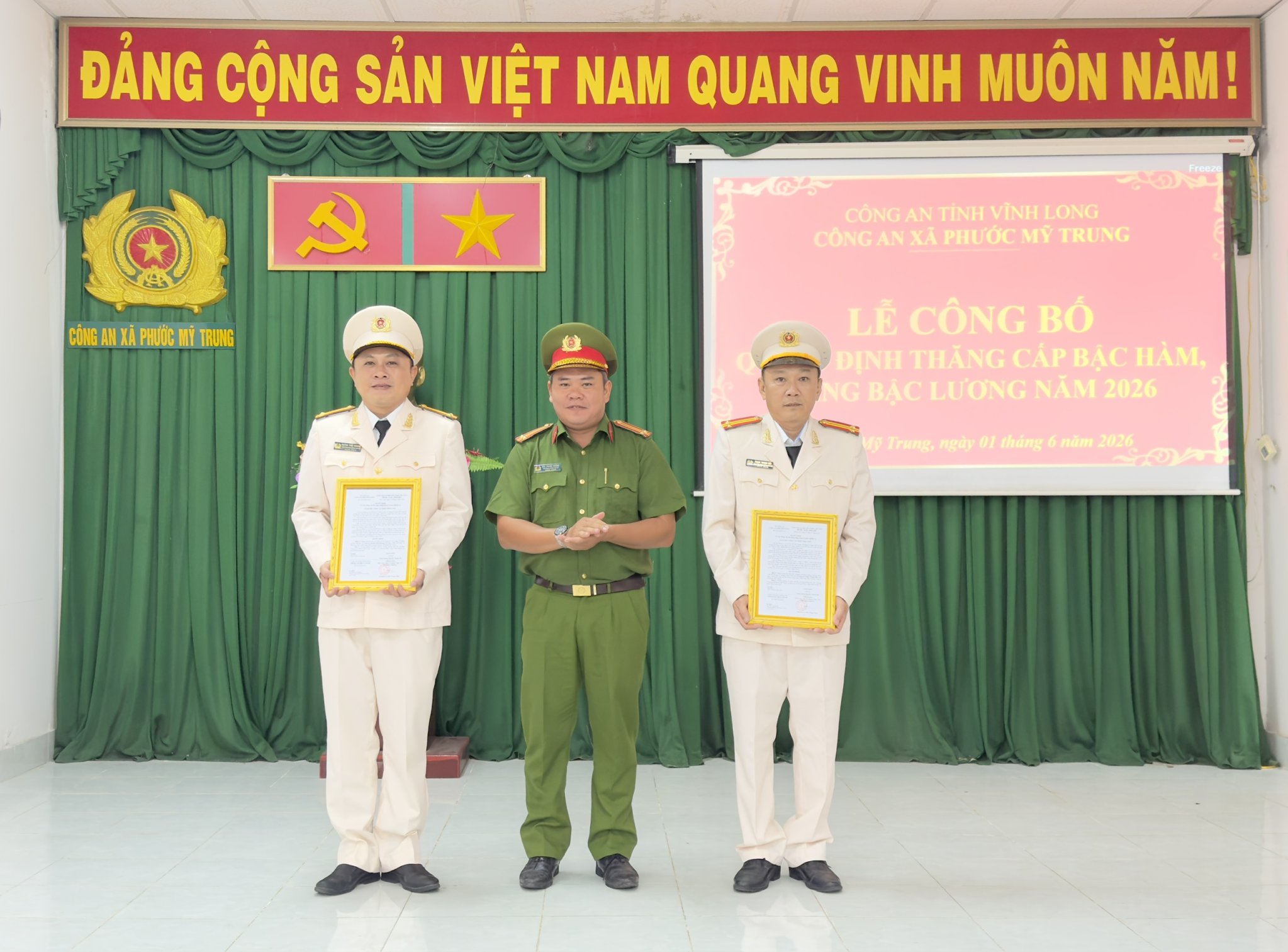 TCAX trao QĐ thăng cấp bậc hàm, nâng lương