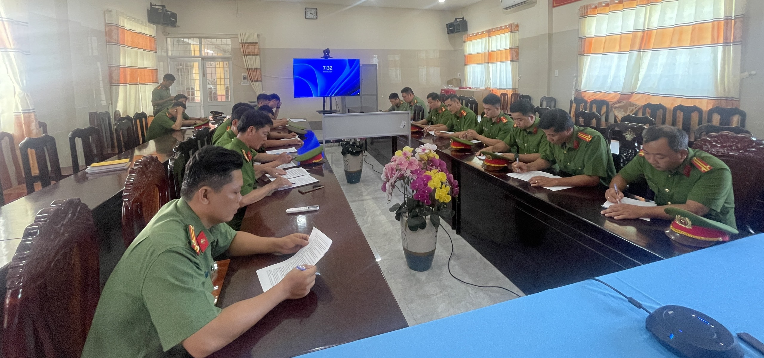 1TAN HOA
