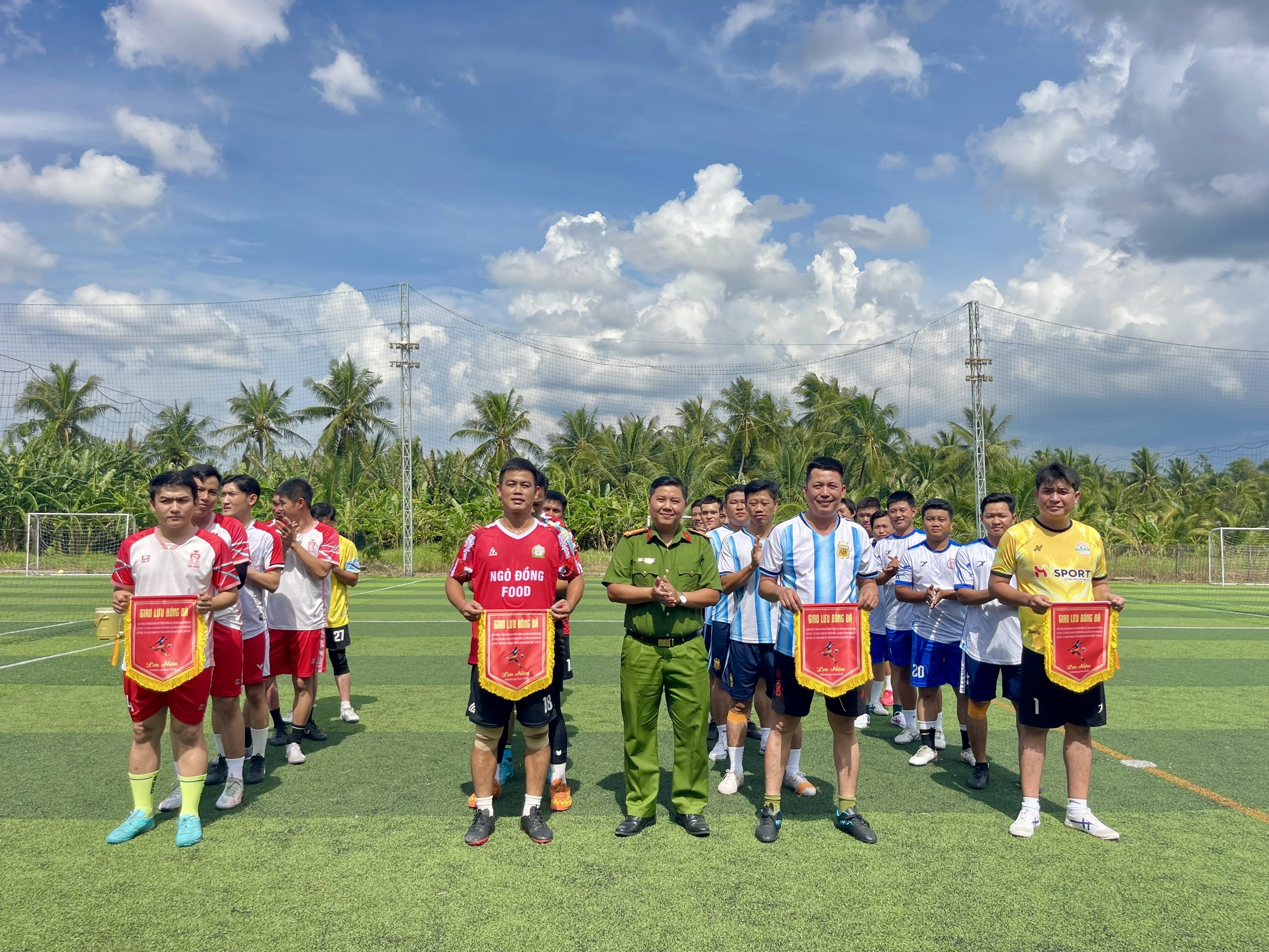 2 Hình ảnh tại buổi giao lưu