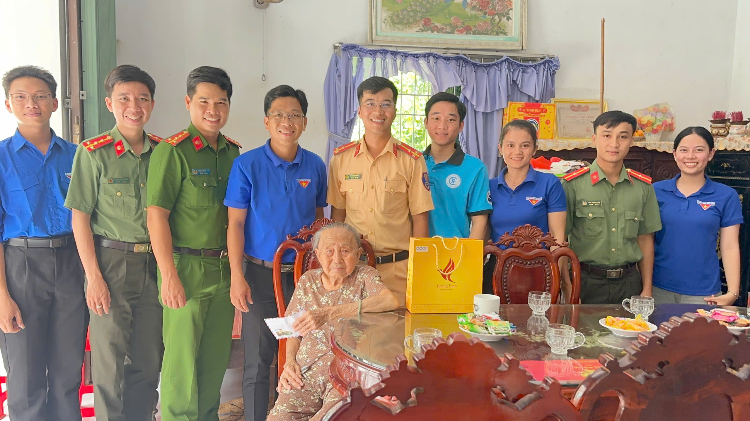 3 Mẹ Tuyết