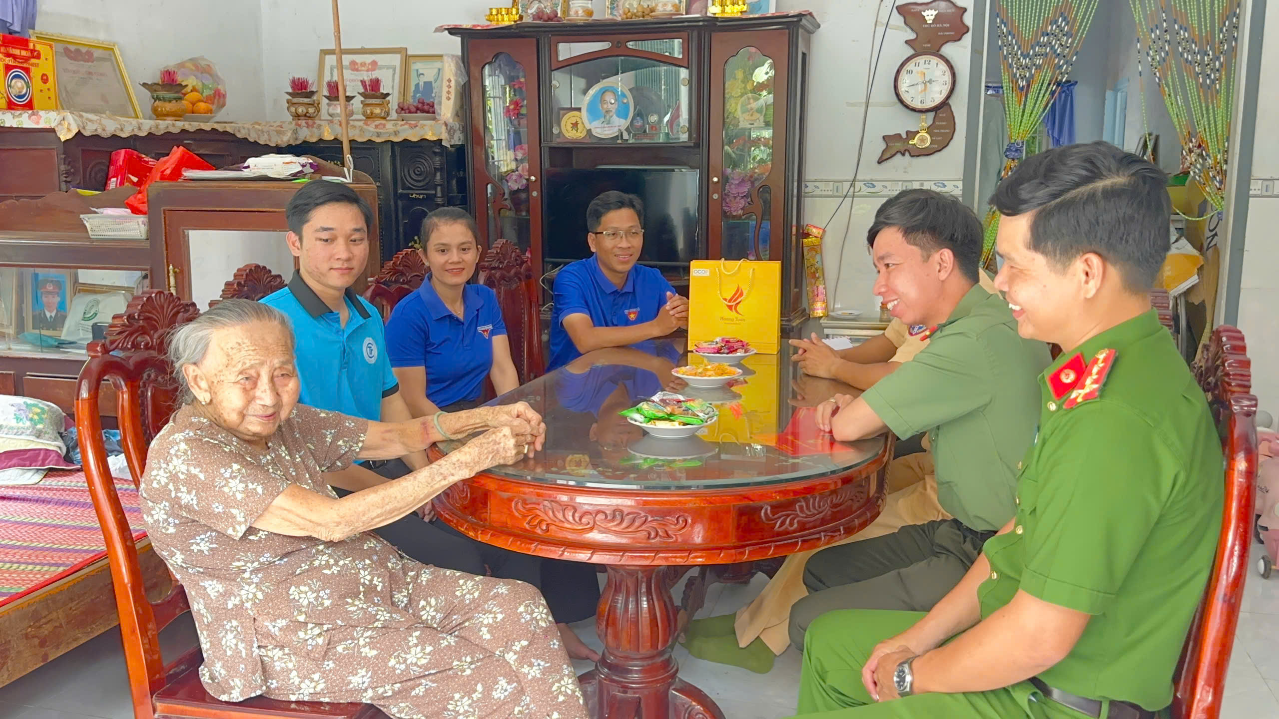 4 mẹ tuyết 1