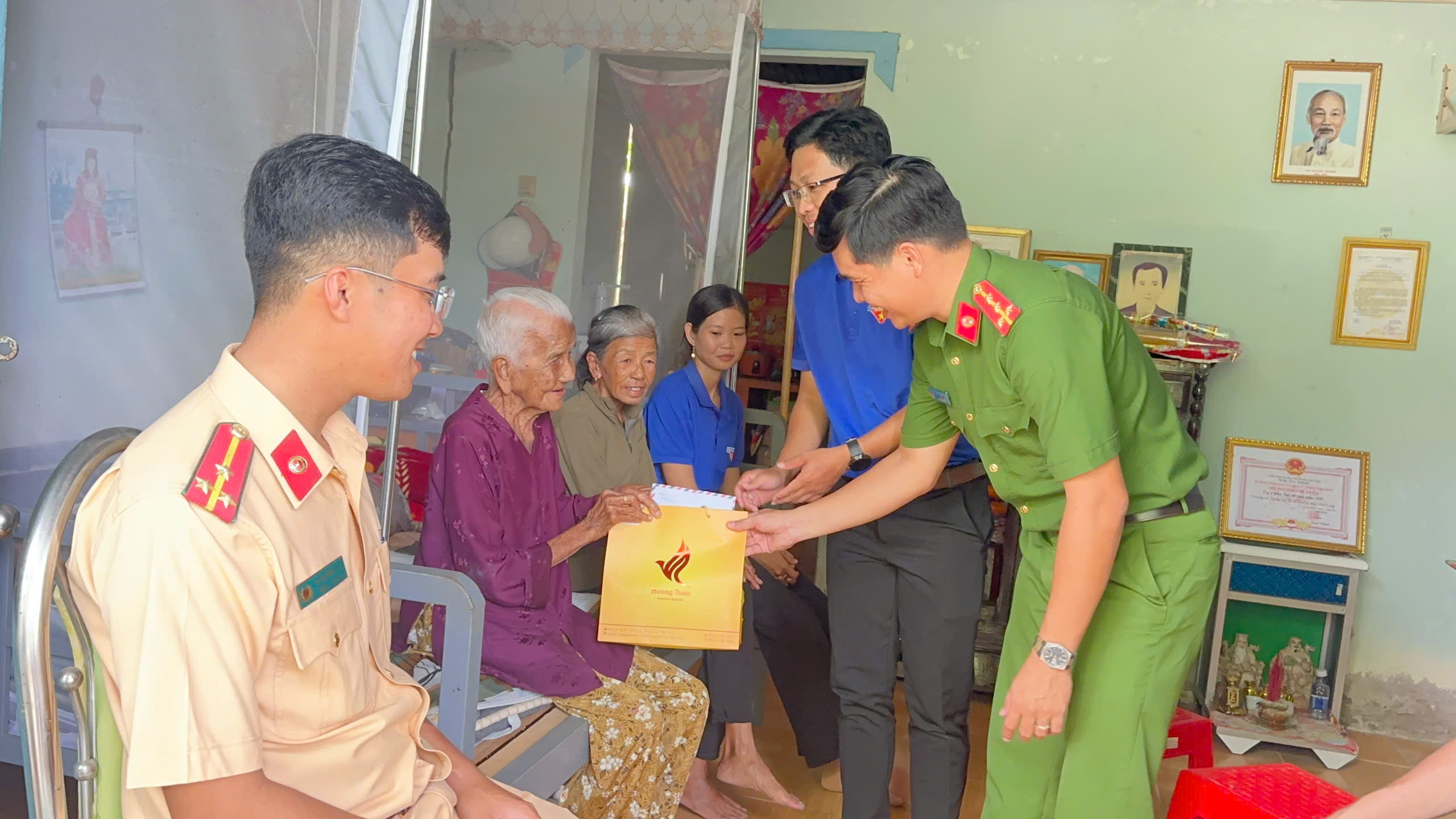 5 mẹ dĩ 2