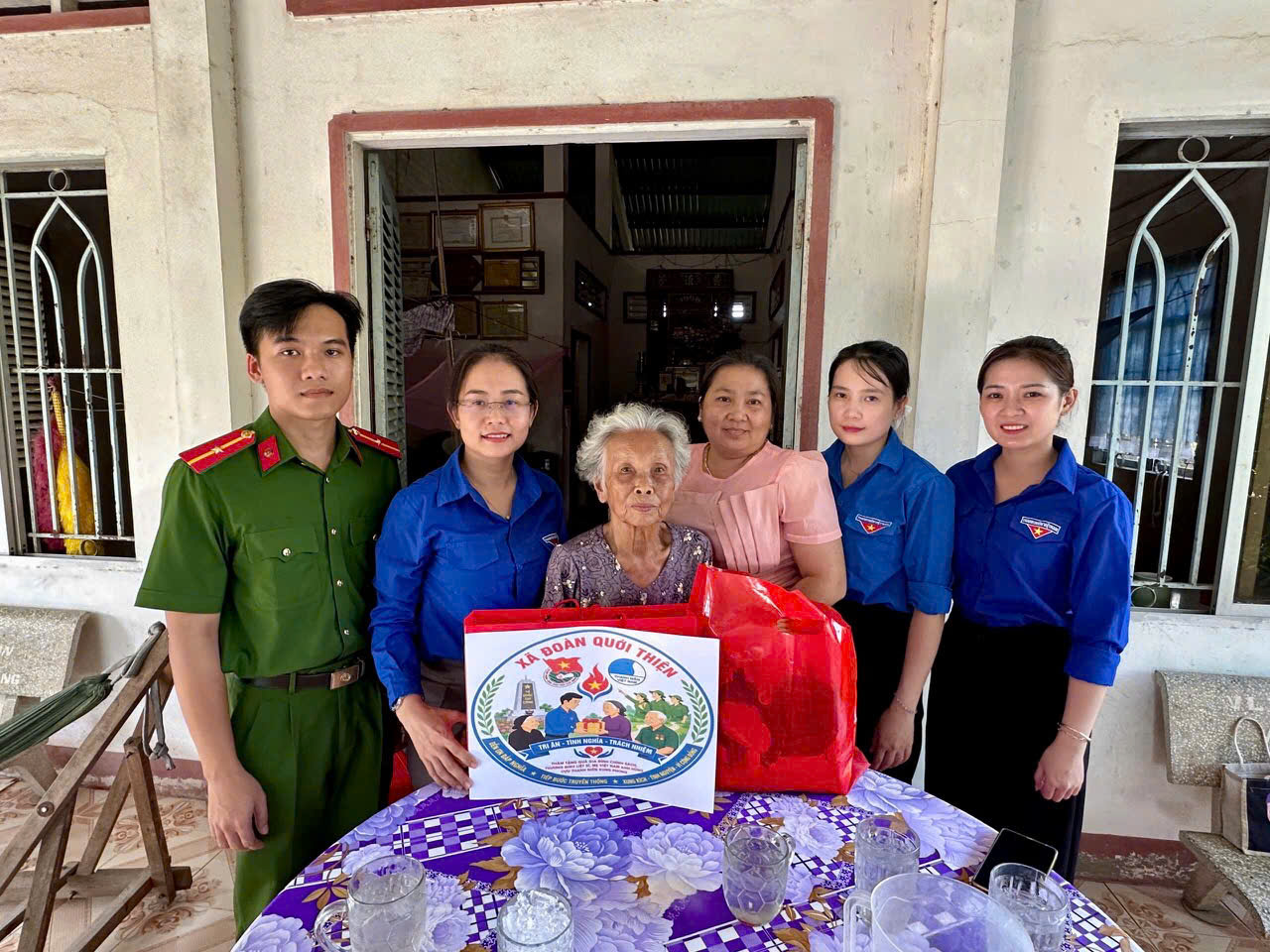 ảnh 2 Tặng quà mẹ VNAH