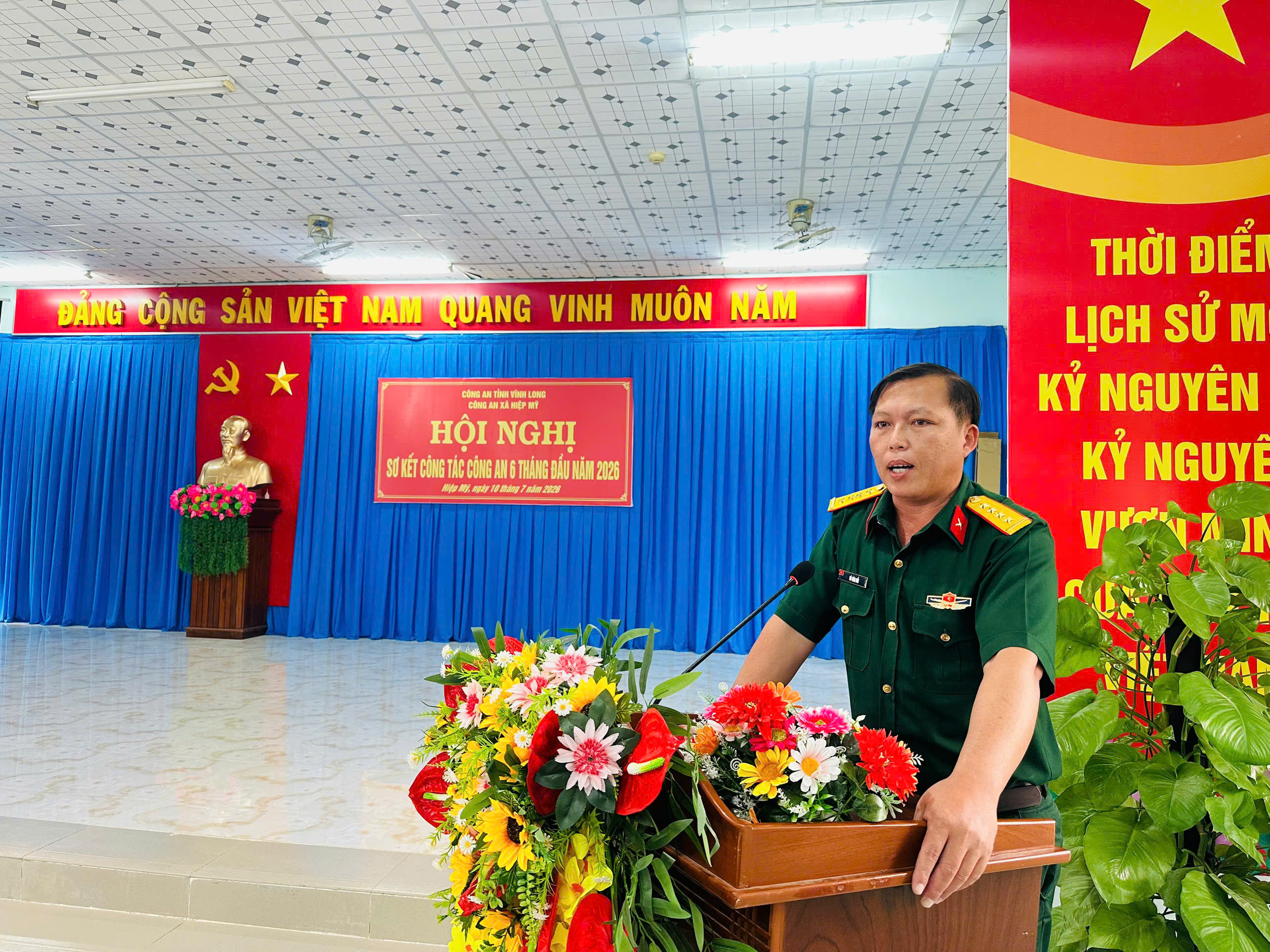 Ảnh Đại diện Ban chỉ huy quân sự xã phát biểu tham luận