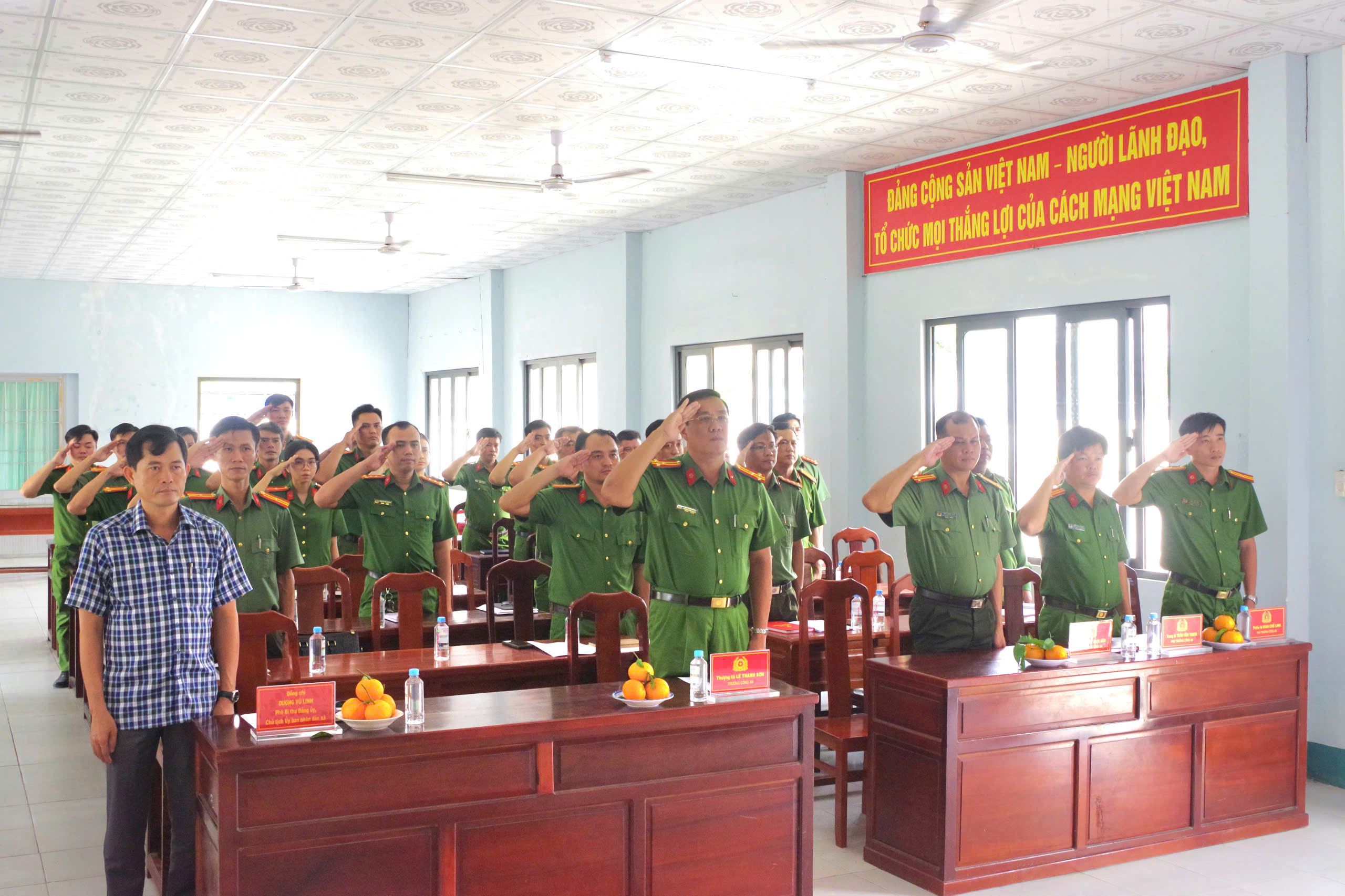 ẢNH QUANG CẢNH HỘI NGHỊ