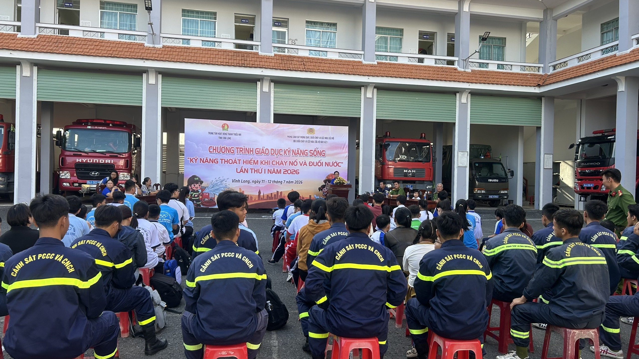 Các em được nghe tuyên truyền và trải nghiệm các kỹ năng (7)