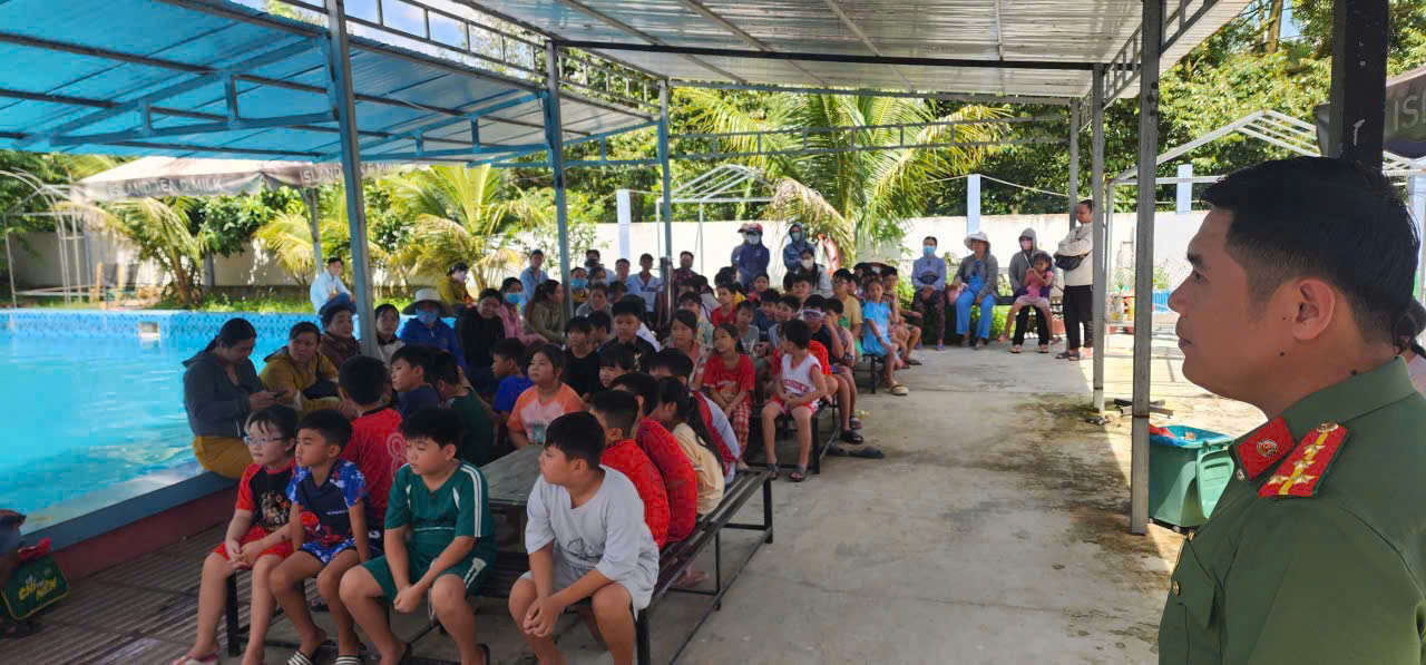 các em thiếu nhi tham gia lớp học (1)