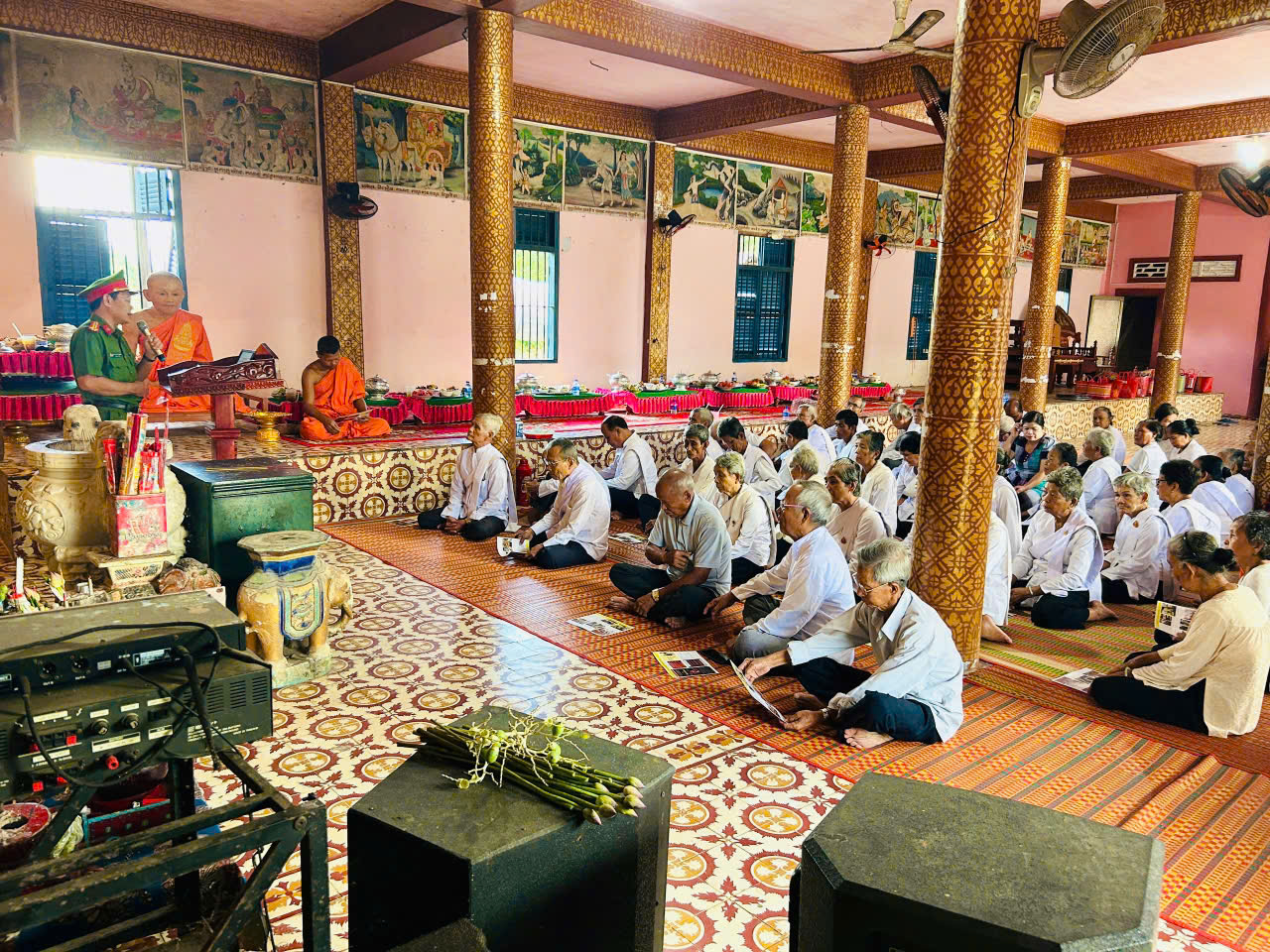CAX Đôn Châu tổ chức tuyên truyền pháp luật tại chùa Tà Rom