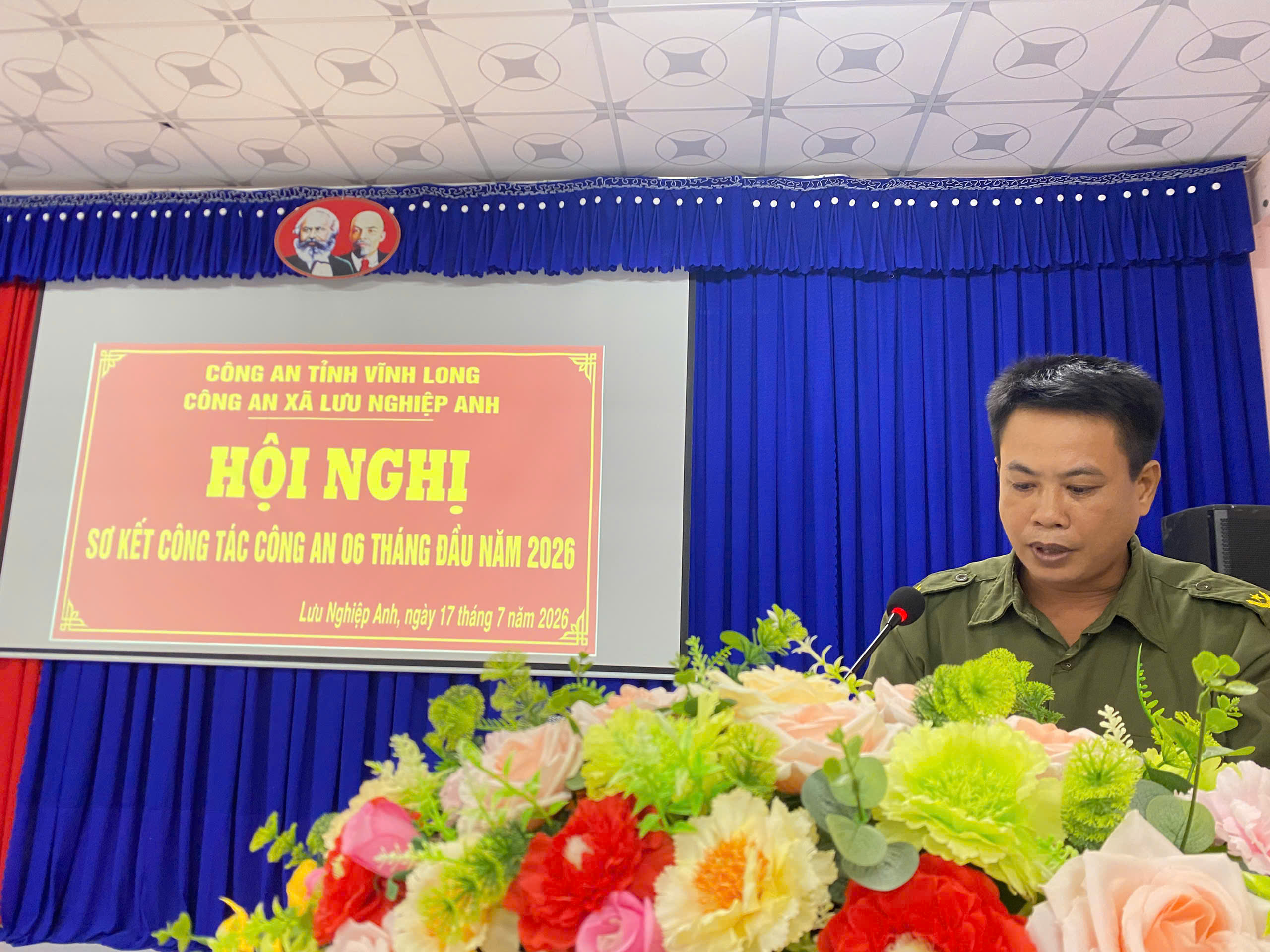 Đại biểu phát biểu tham luận (2)