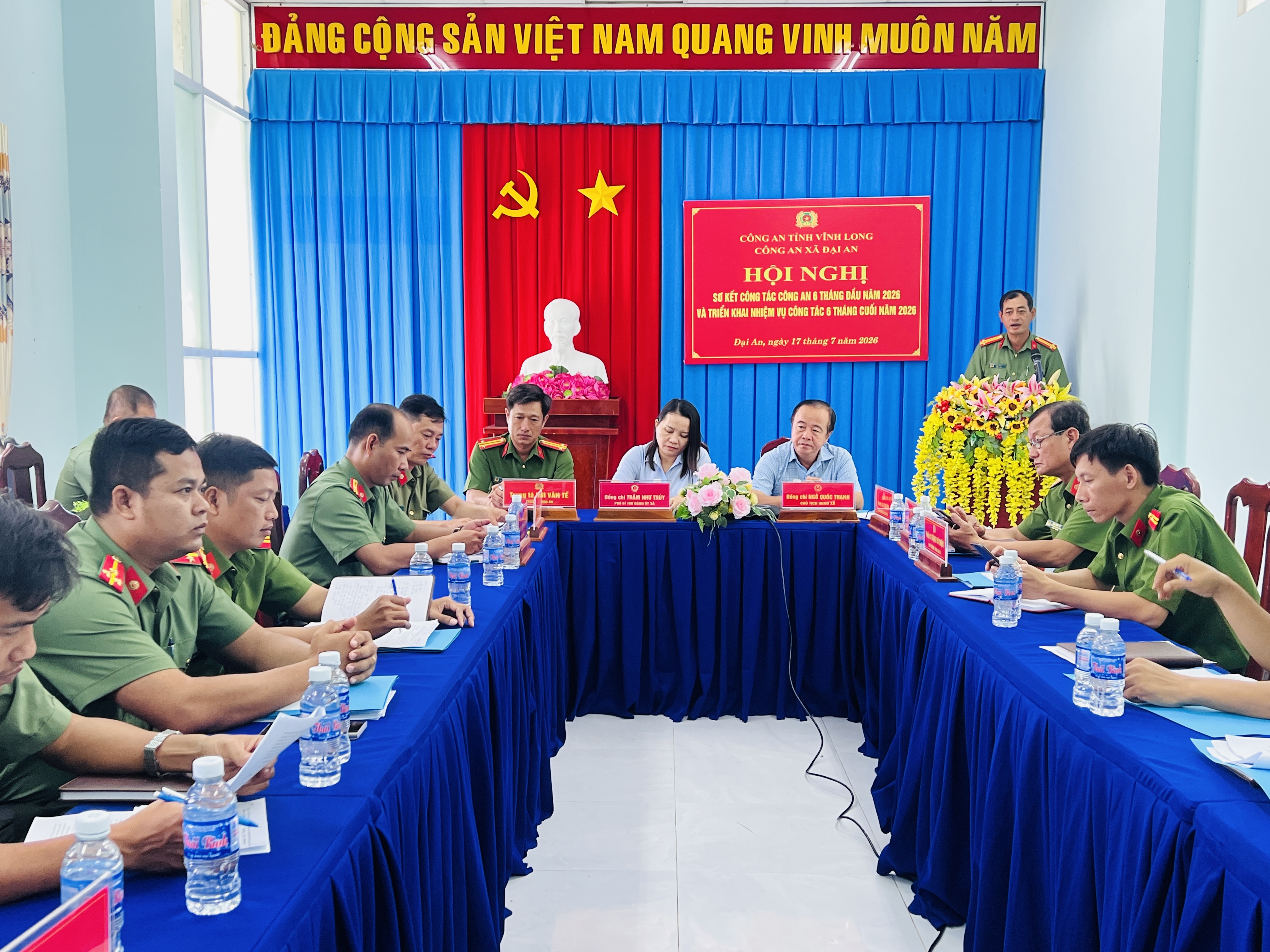 Đại biểu phát biểu tham luận