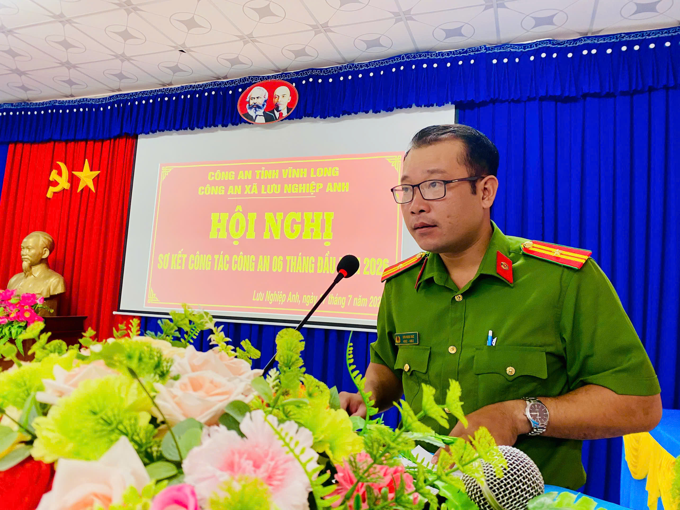 Đại biểu phát biểu tham luận