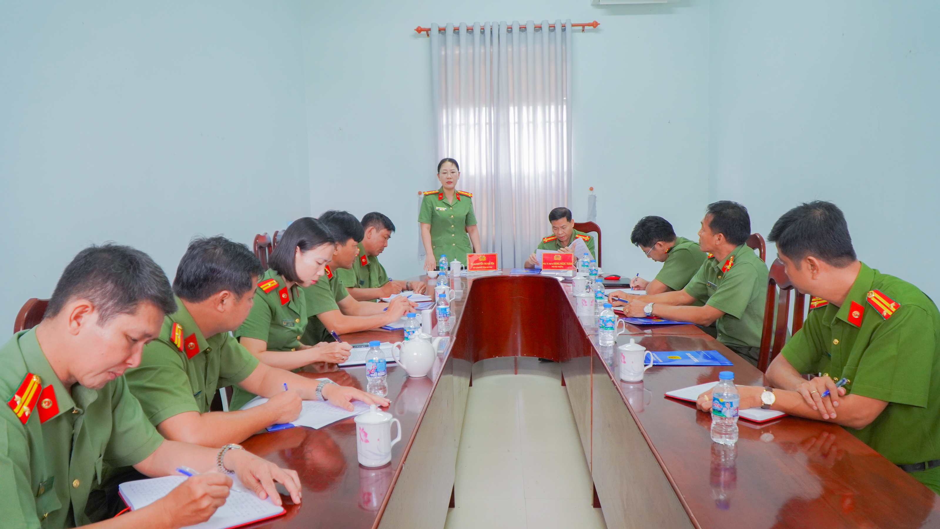 Đại tá Nguyễn Thị Hải Yến, Phó Giám đốc Công an tỉnh pb