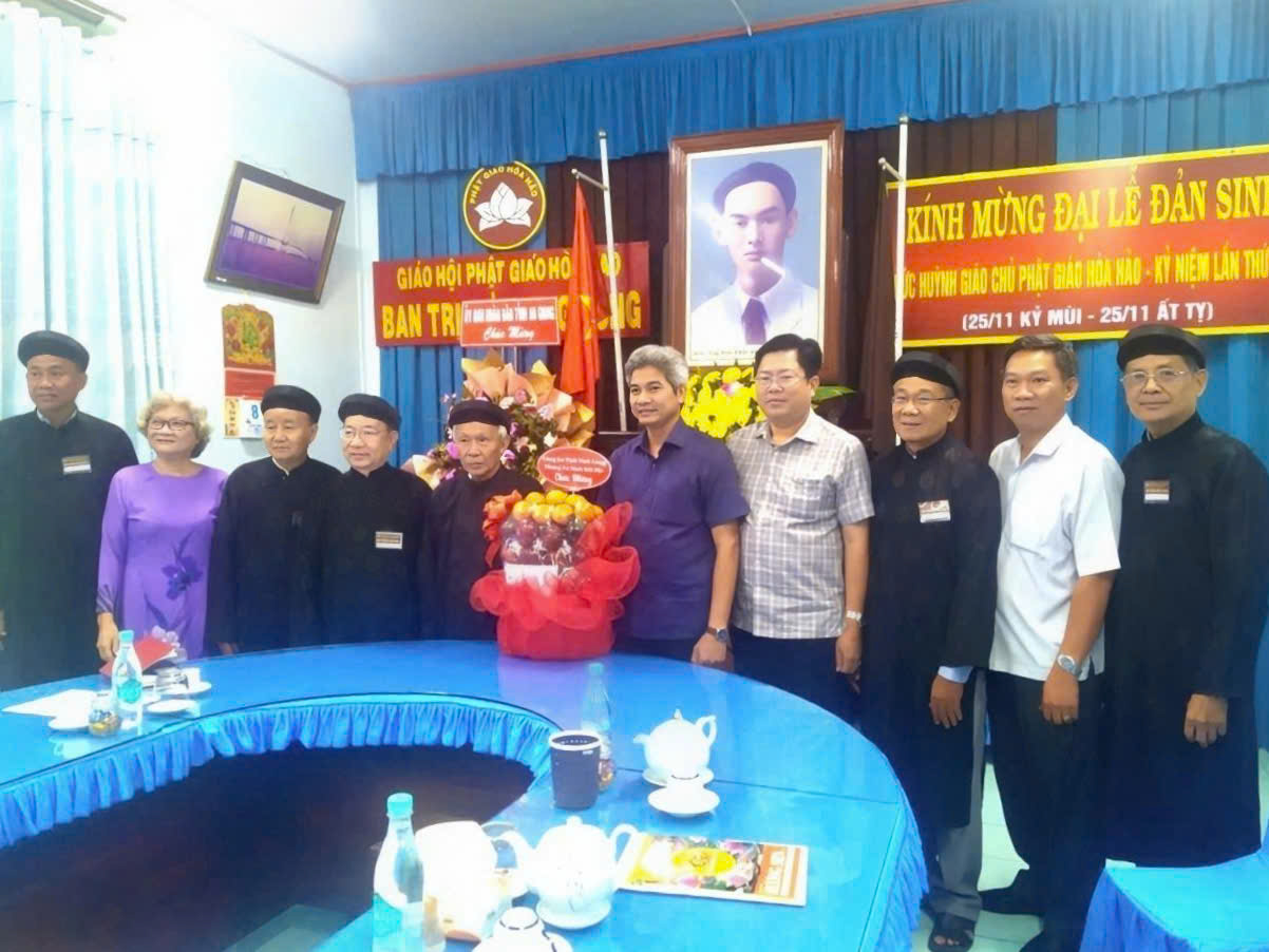 Đại tá Thạch Chane Đa cùng đoàn công tác thường xuyên đến thăm hỏi các cơ sở tôn giáo vào các dịp lễ trọng (1)