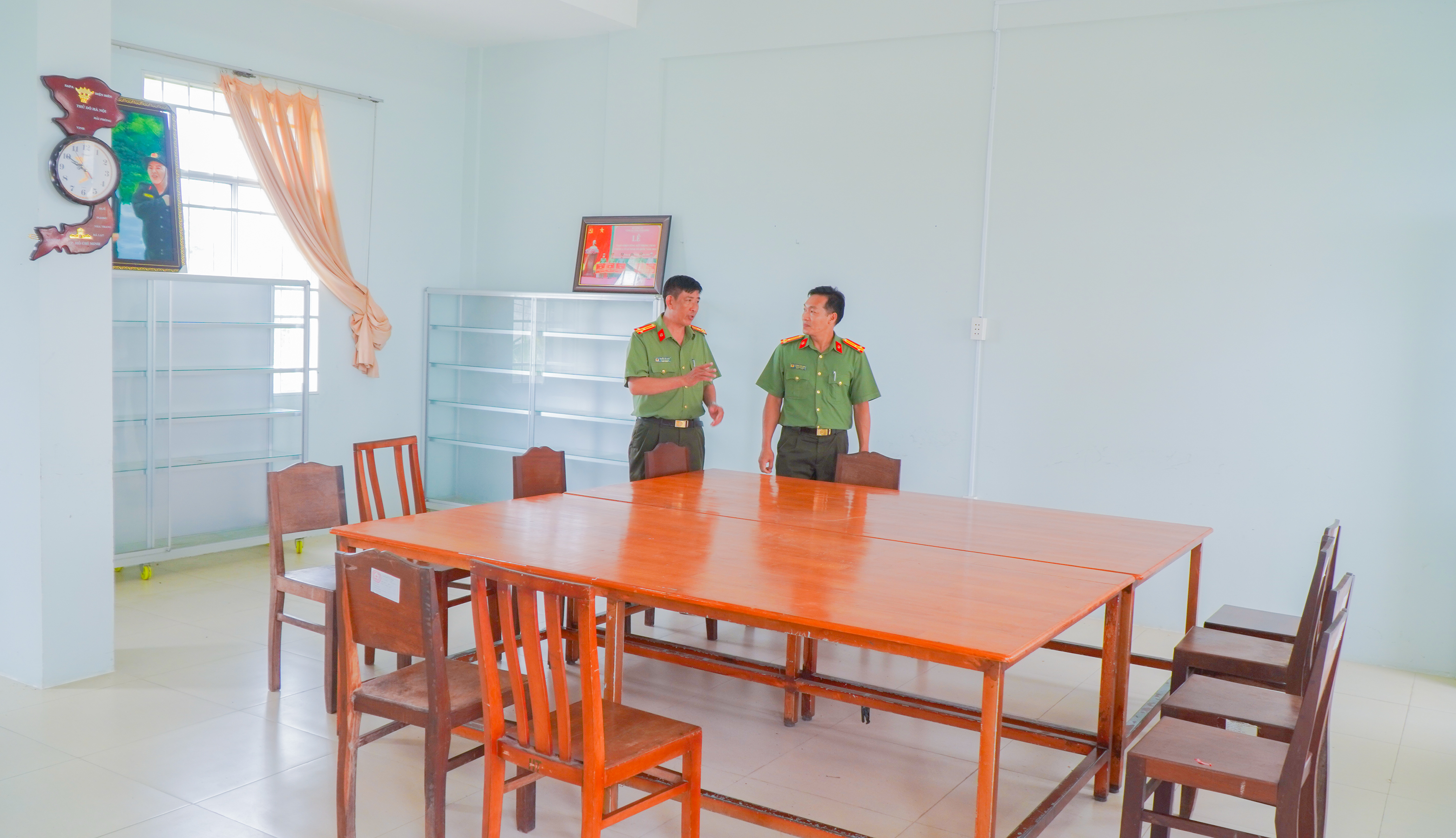 Đoàn công tác khảo sát cơ sở vật chất tại Công an tỉnh (1)
