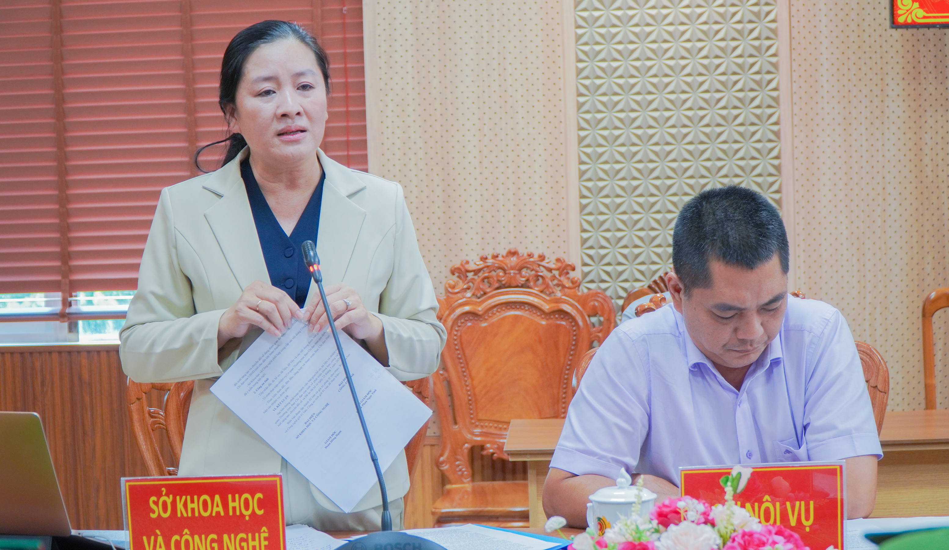 Đồng chí Đoàn Hồng Hạnh pb