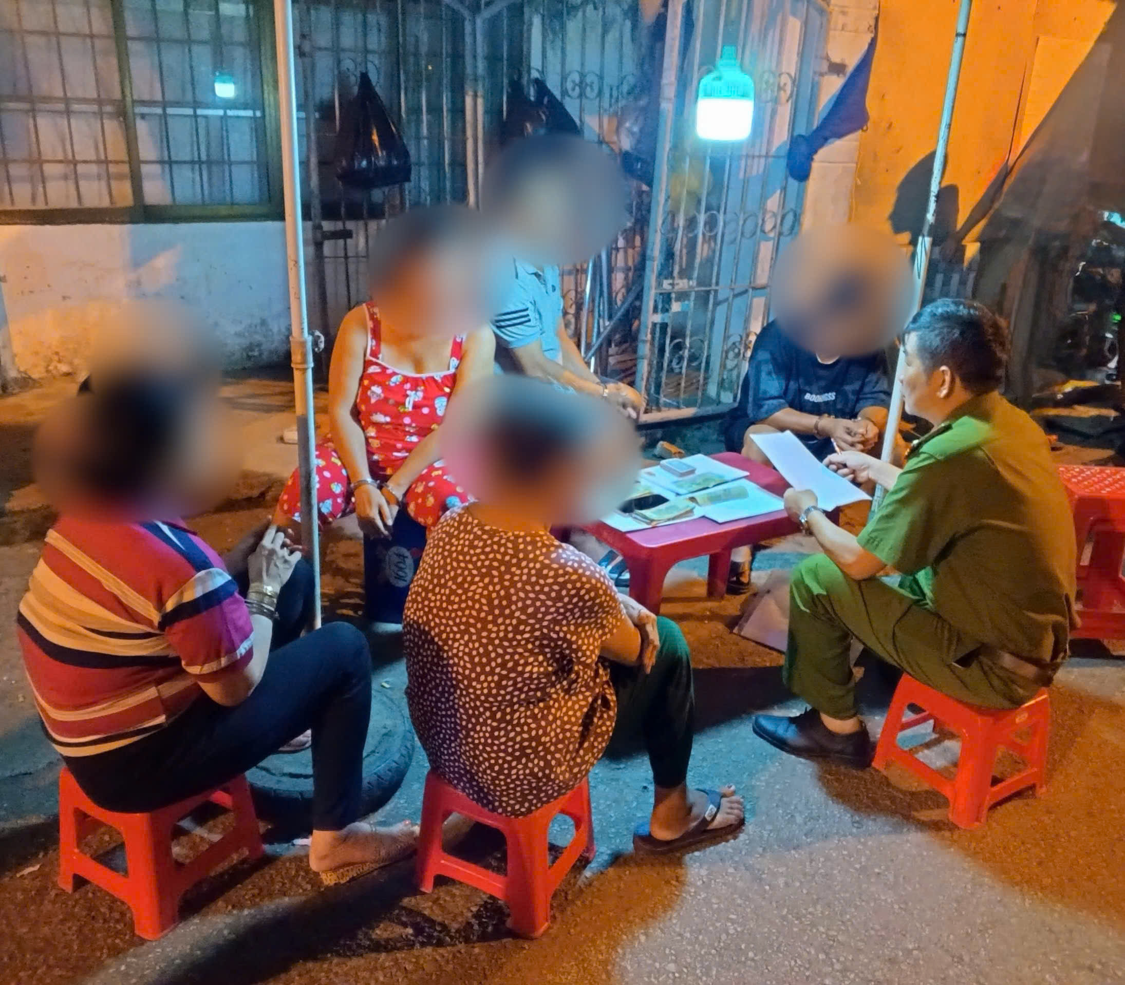 gen h HÌNH ĐÁNH BÀI