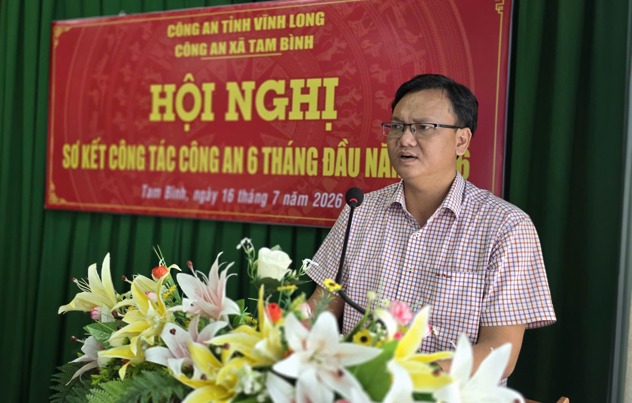 Hình 1