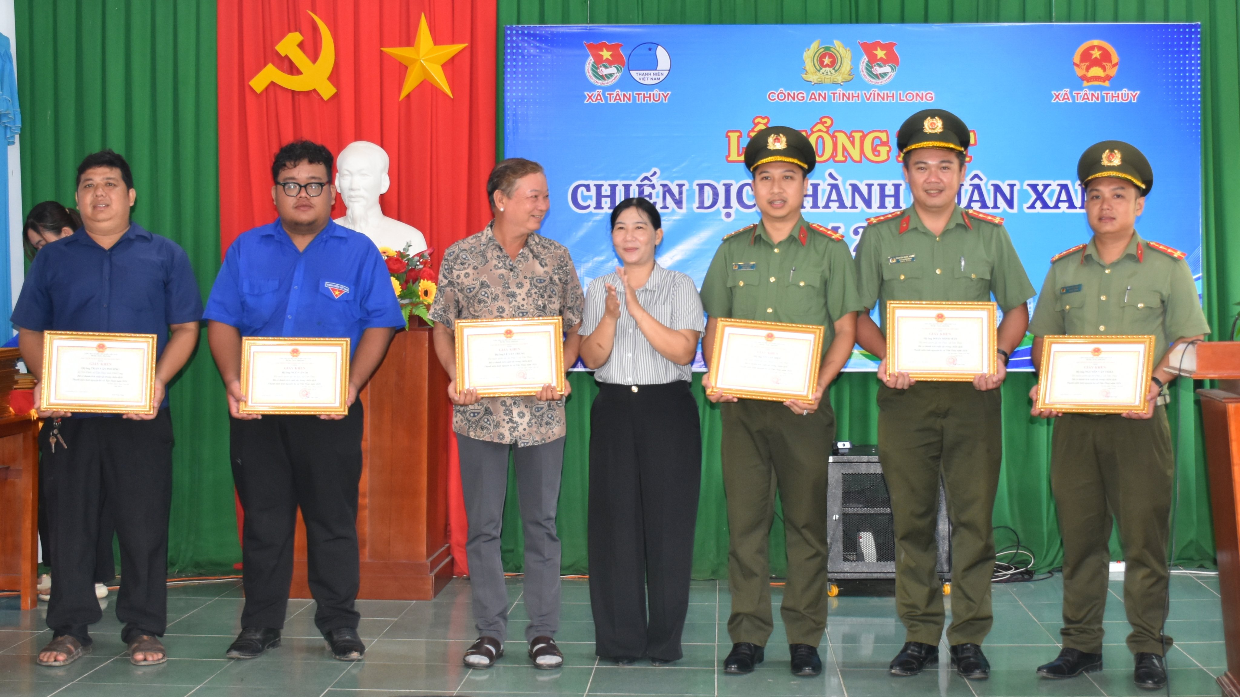 Khen thưởng 3