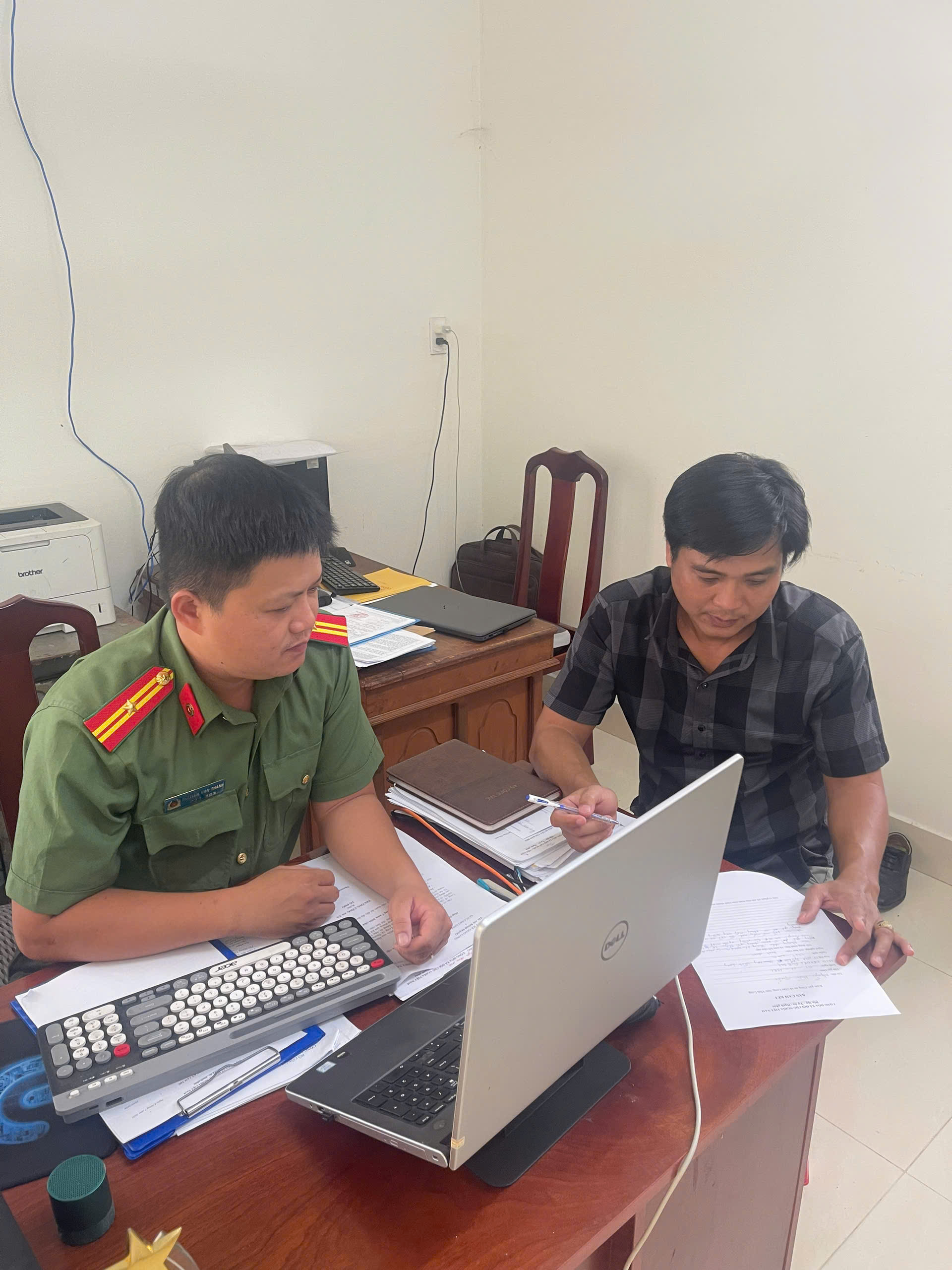 làm việc