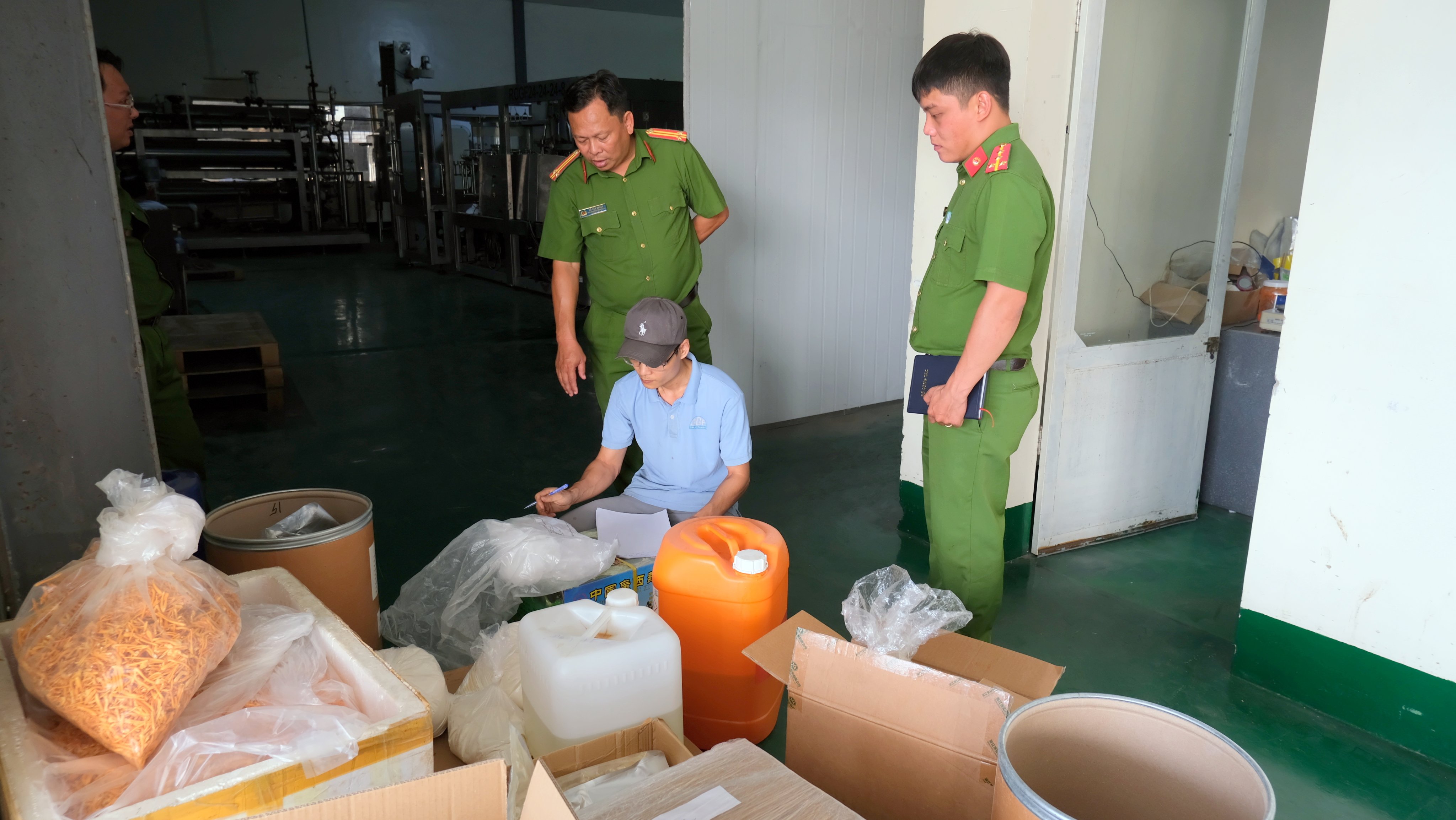 Một số nguyên liệu để sản xuất nước yến