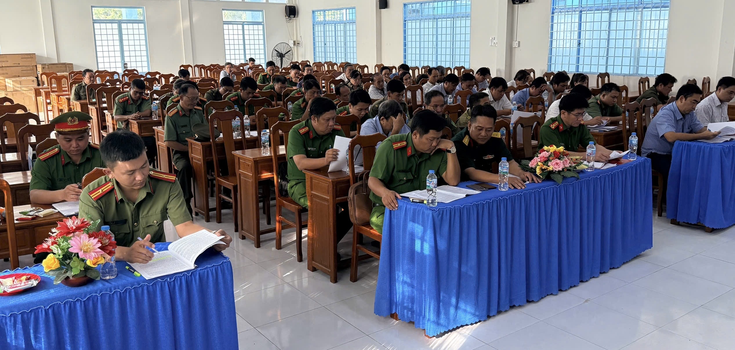 Quang cảnh hội nghị