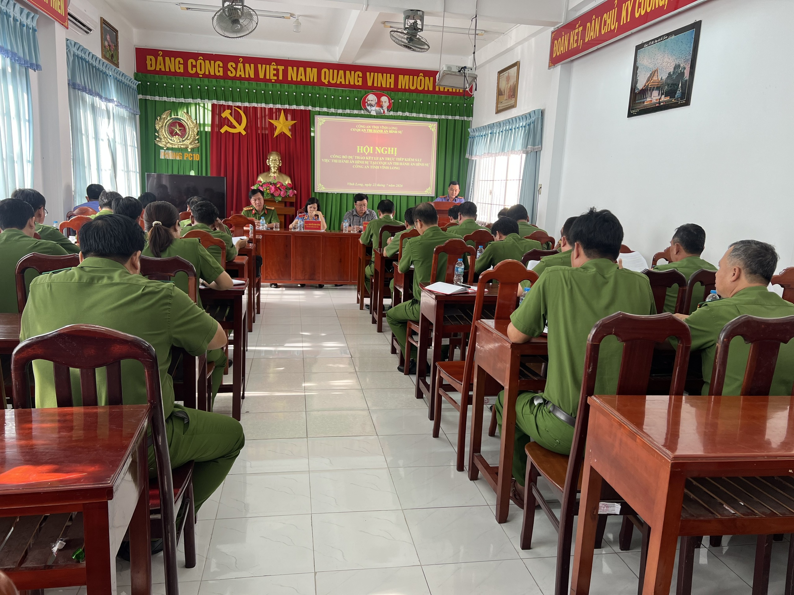 quang canh hoi nghi