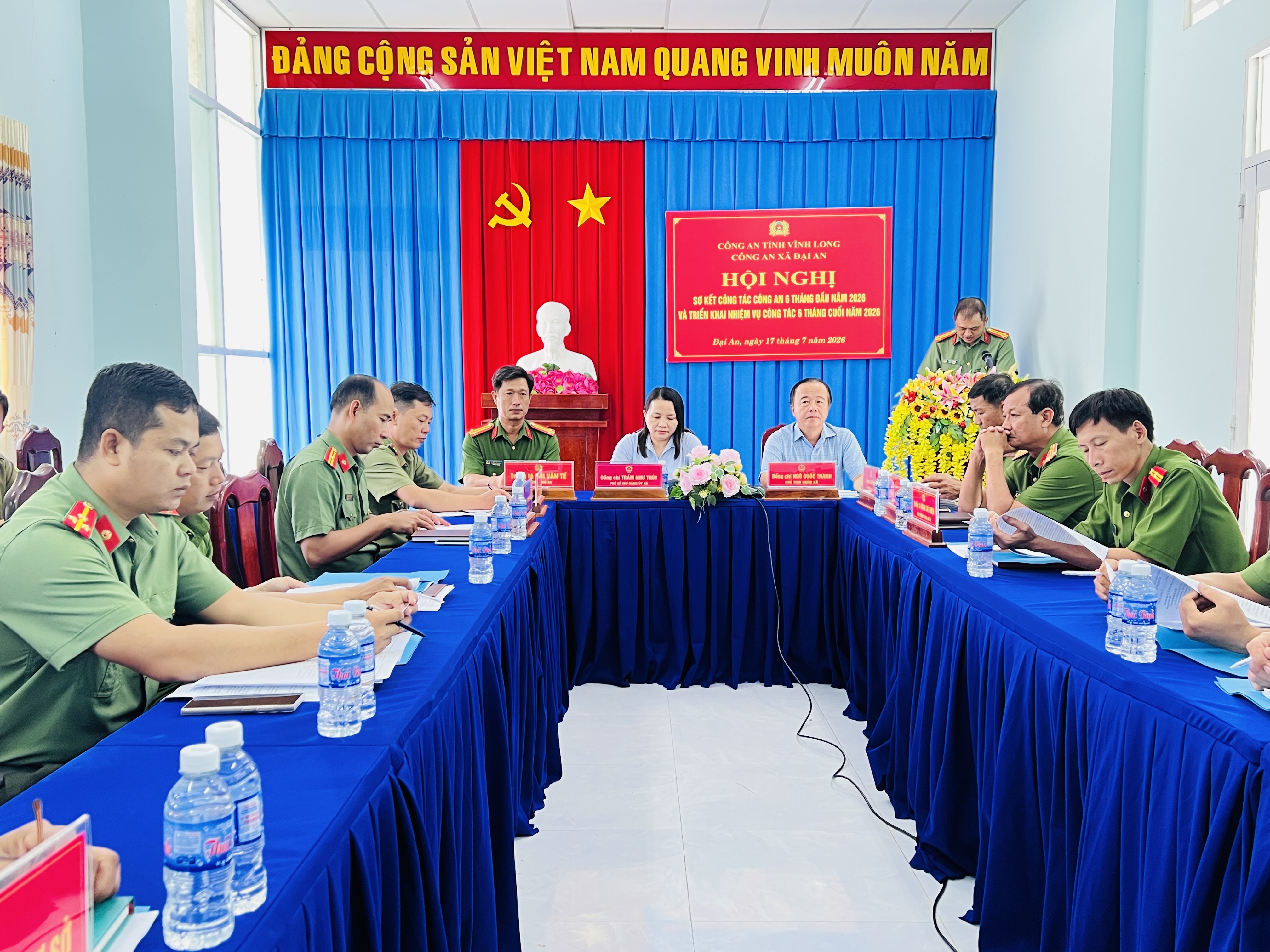 Quang cảnh hội nghị