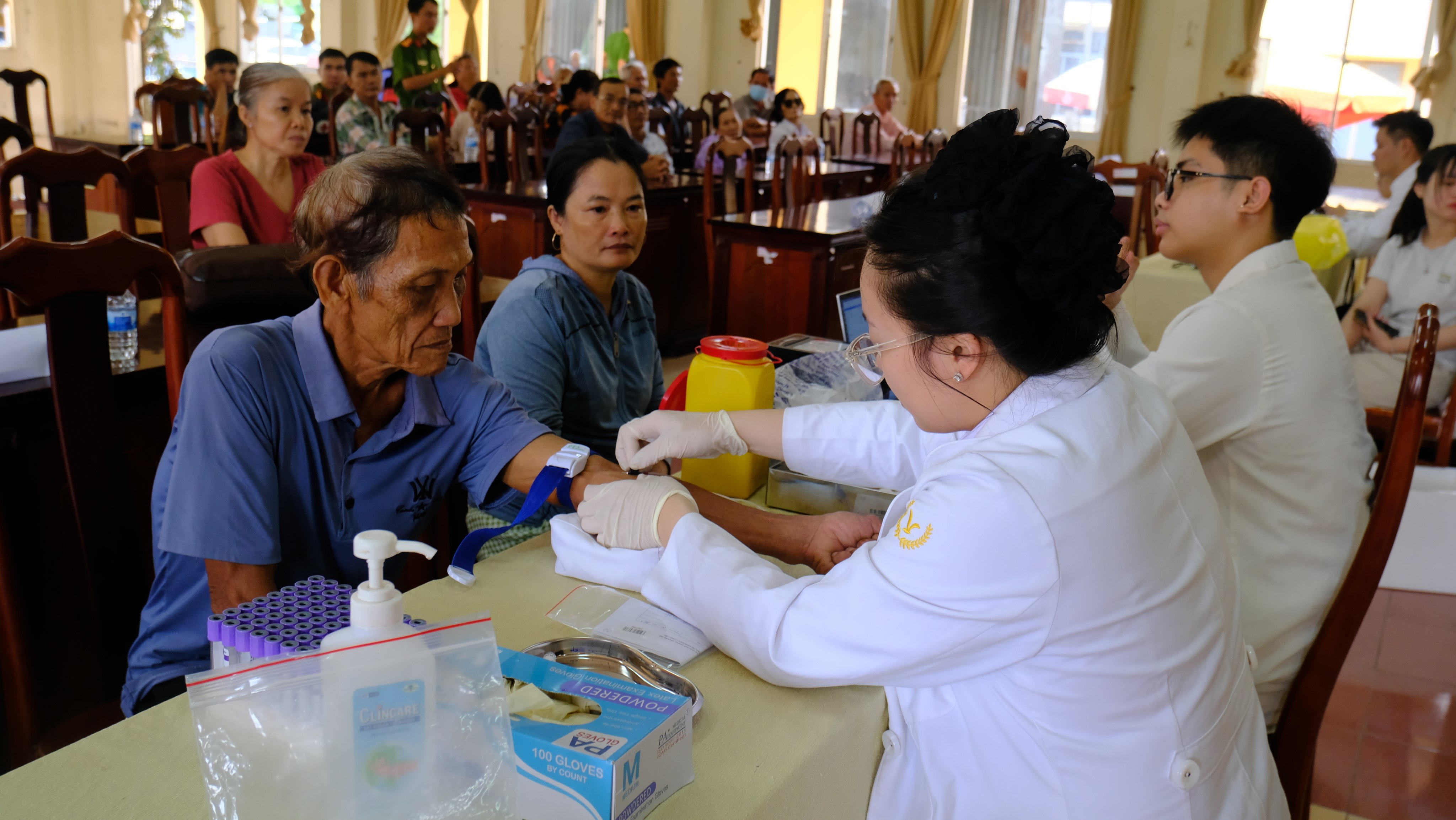 Thân nhân liệt sĩ