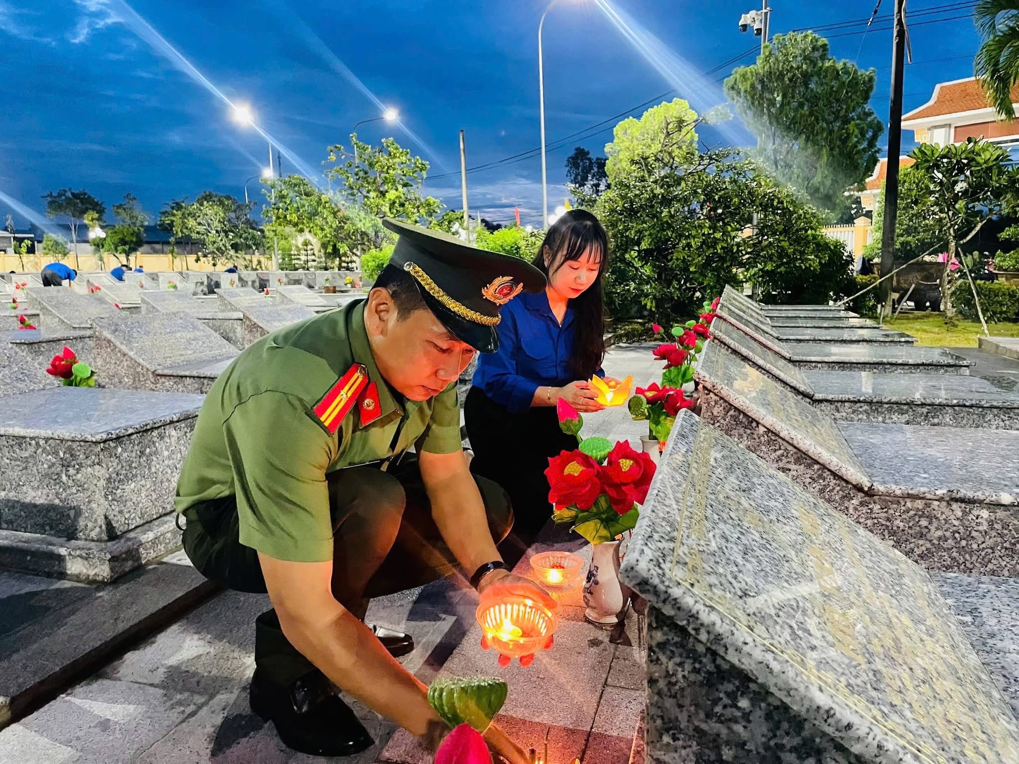 Thắp nến tri ân các Anh hùng Liệt sĩ