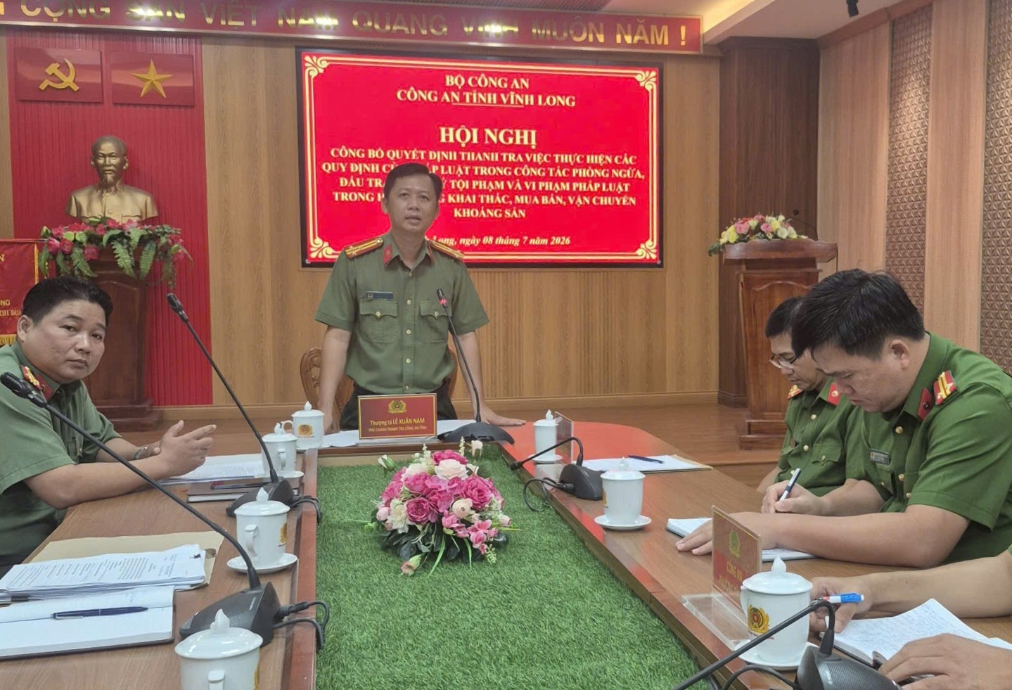 thượng tá Lê Xuân Nam phát biểu kết luận hội nghị