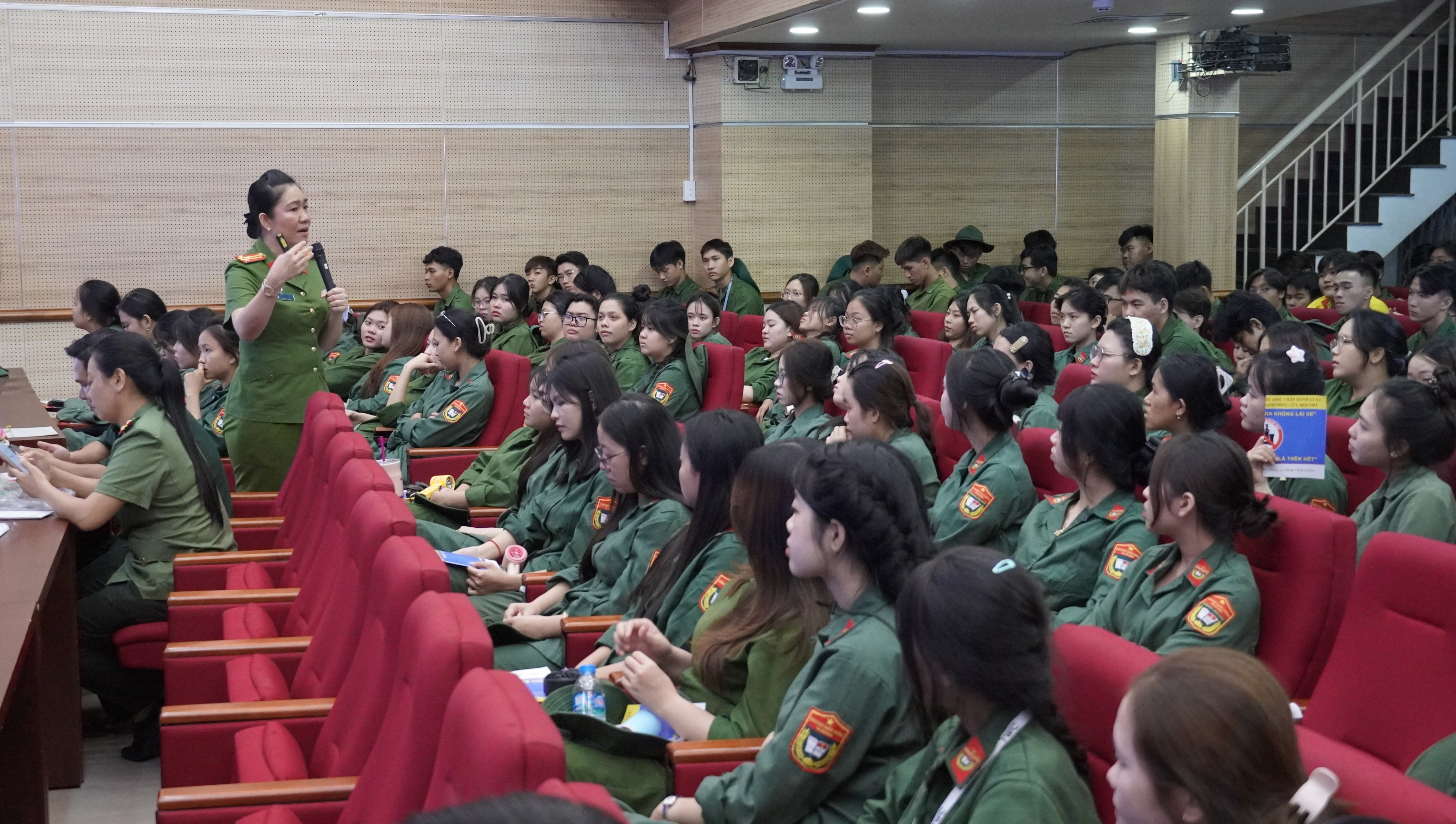 Thượng tá Võ Thanh Phương, Phó Đội trưởng Đội Phòng ngừa, điều tra tội phạm về tệ nạn xã hội và mua bán người thuộc Phòng Cảnh sát điều tra tội phạm về