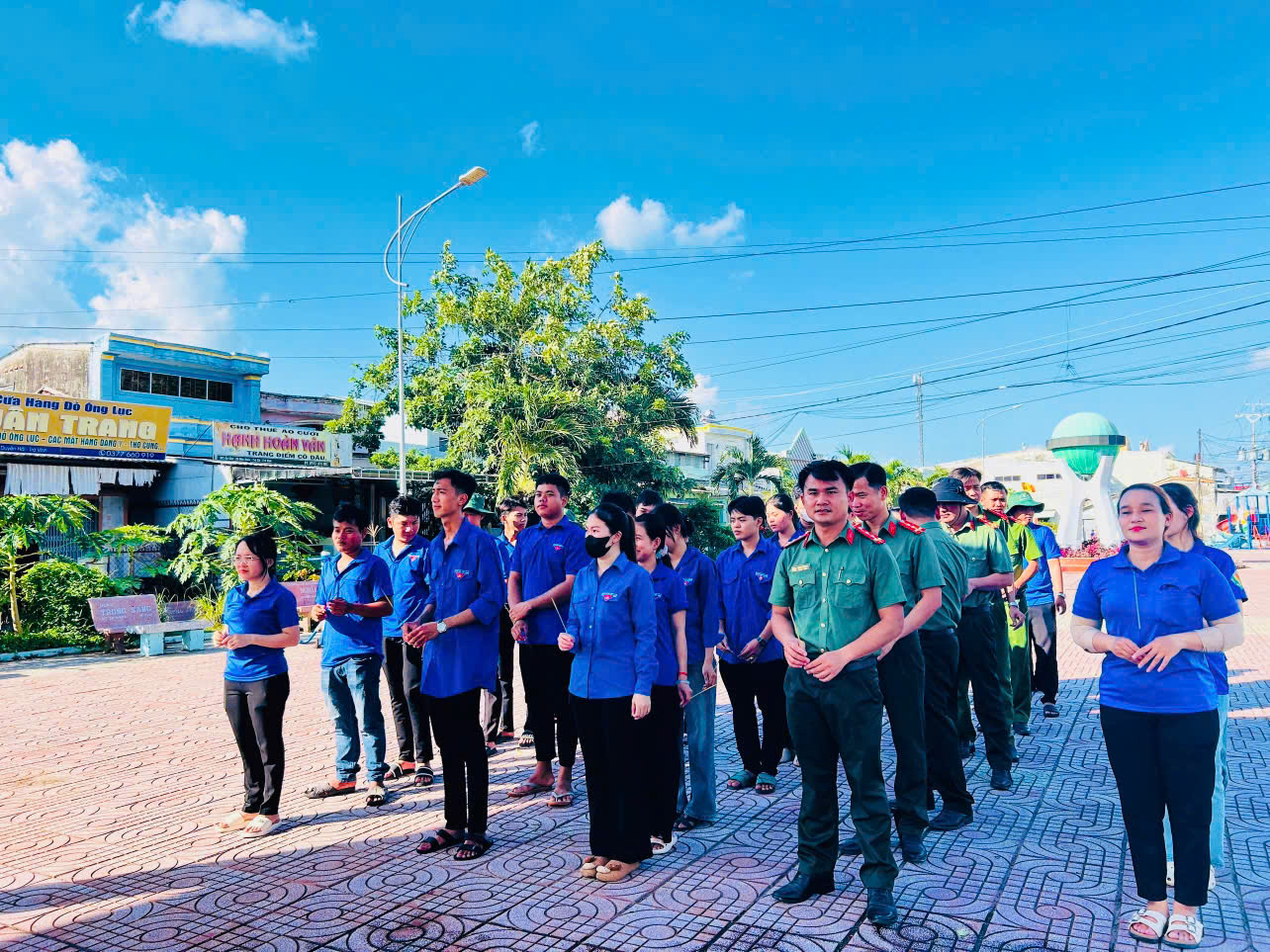 Tổ chức thắp hương cho các anh hùng liệt sĩ 2