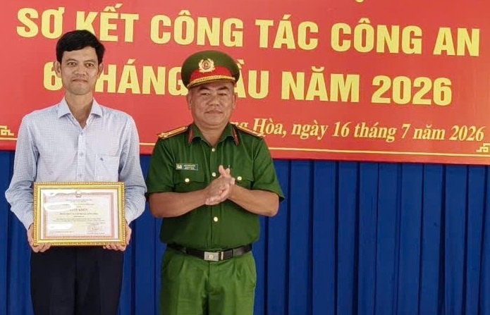 TRAO KHEN CHỦ TỊCH