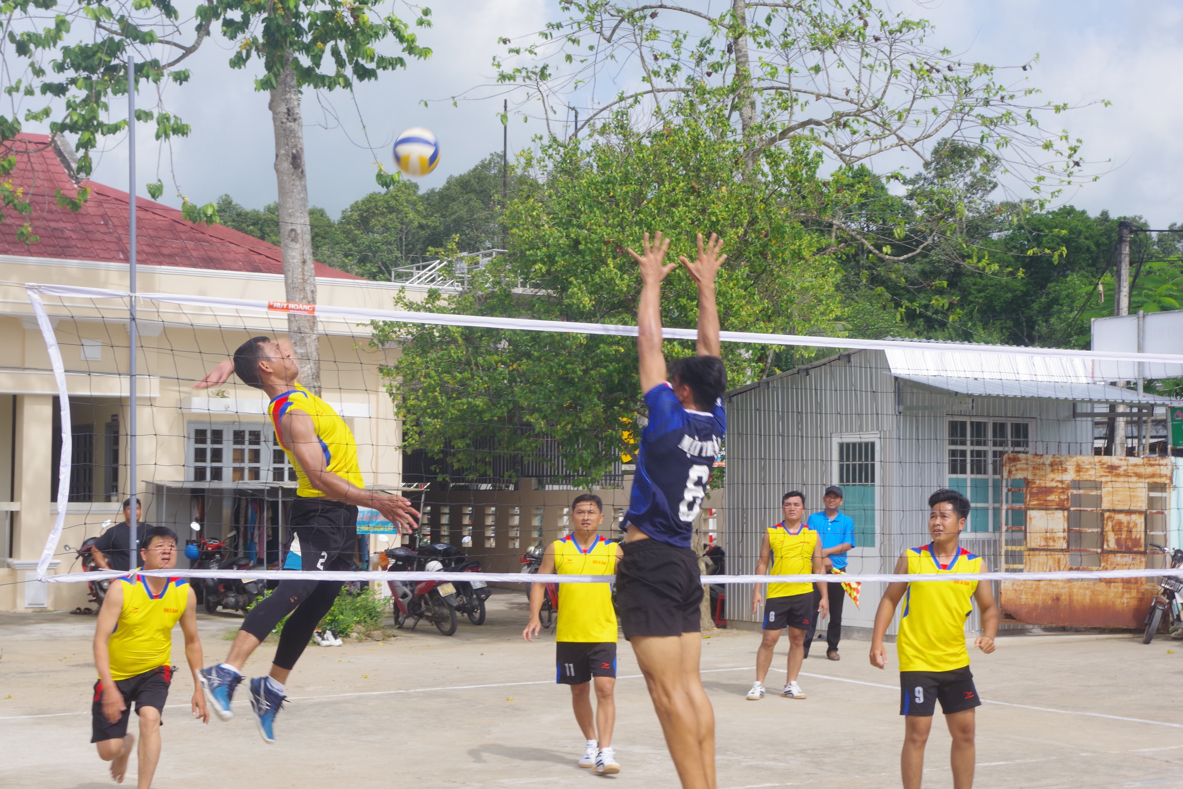 1 ẢNH BÓNG CHUYỀN