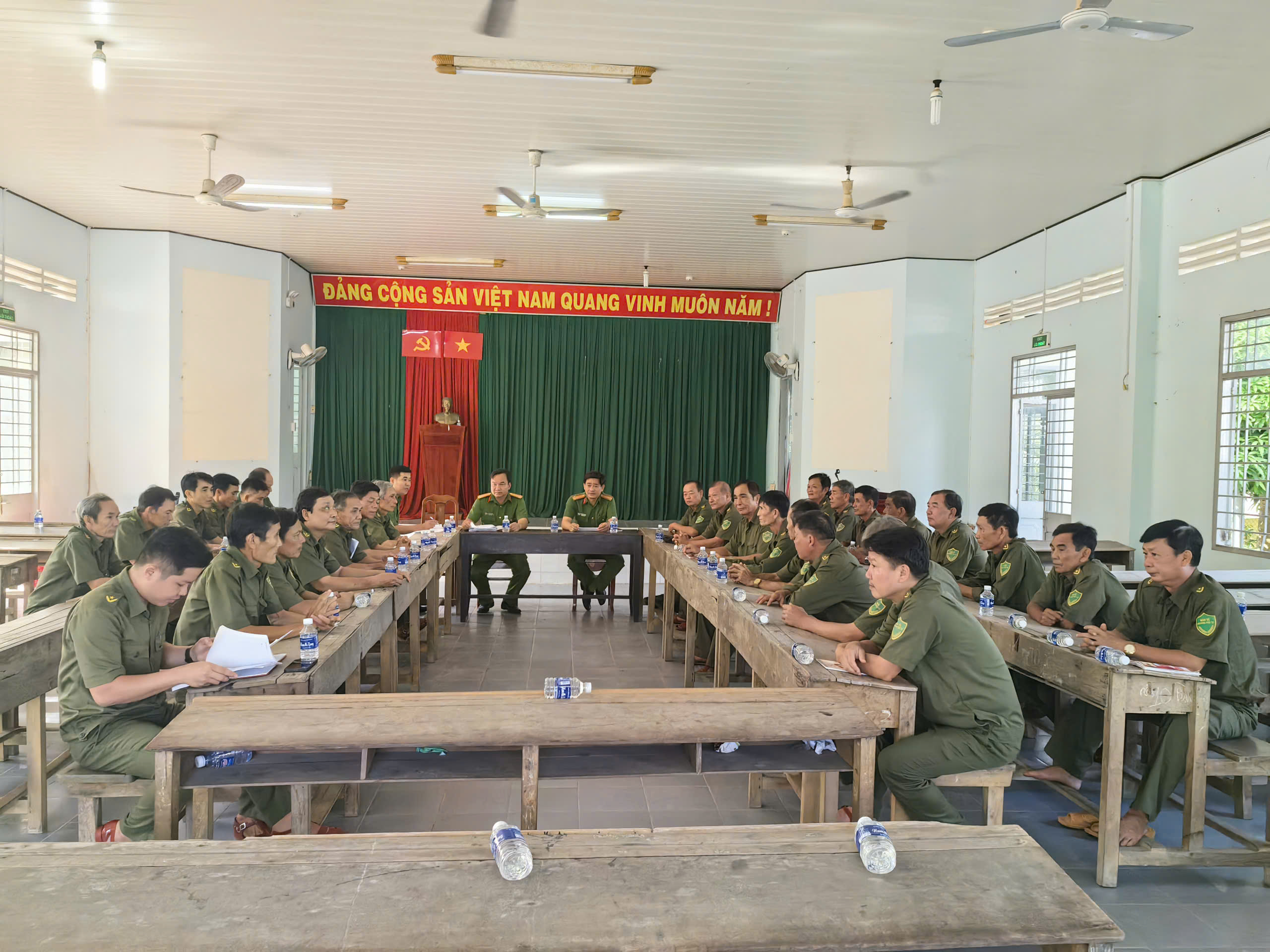 1 Quan cảnh chung