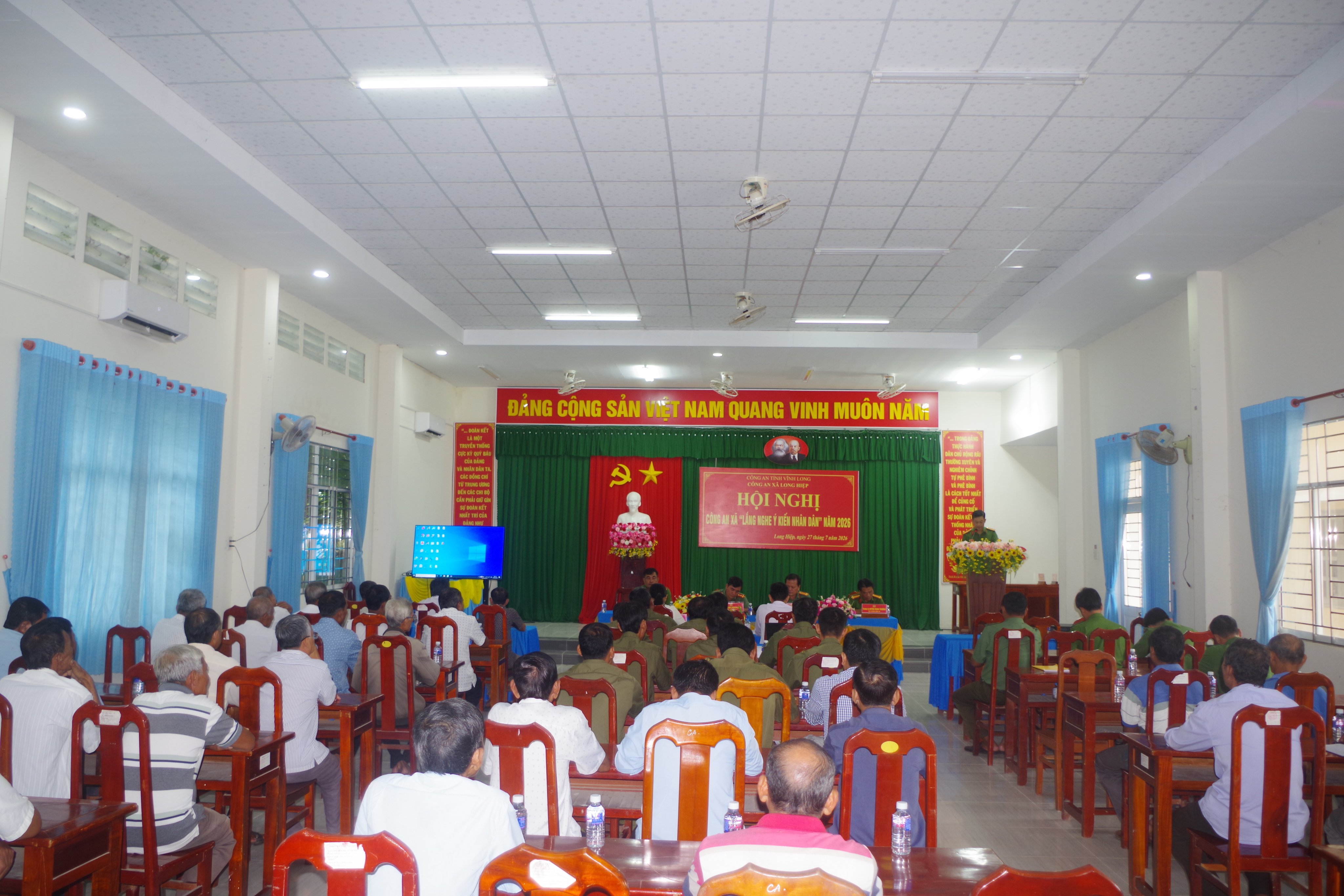 1 QUANG CẢNH HỘI NGHỊ