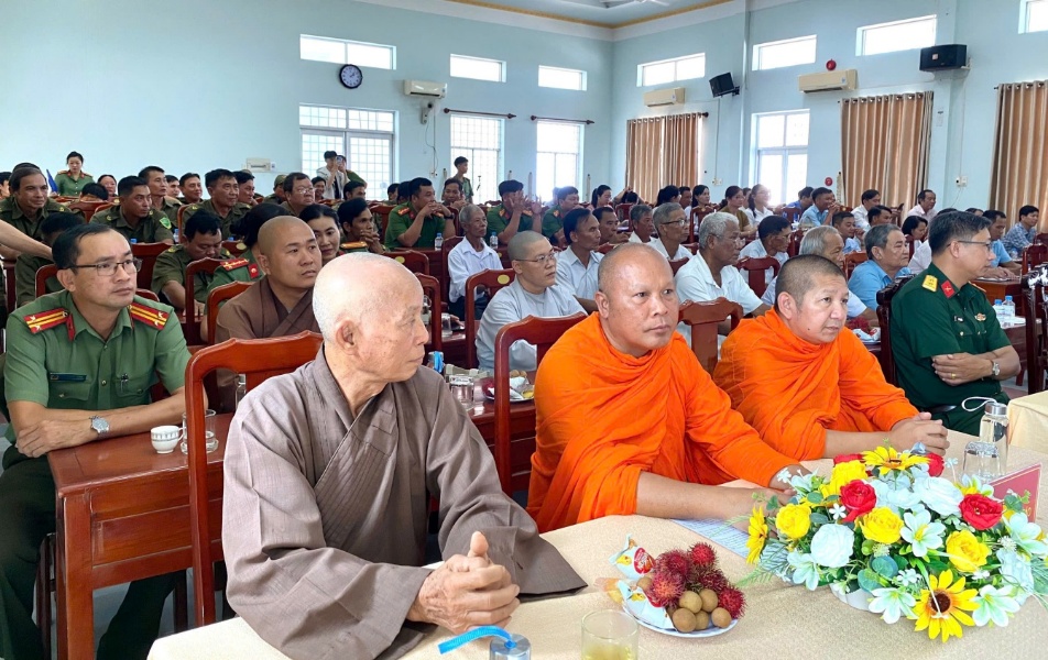 2 đại biểu